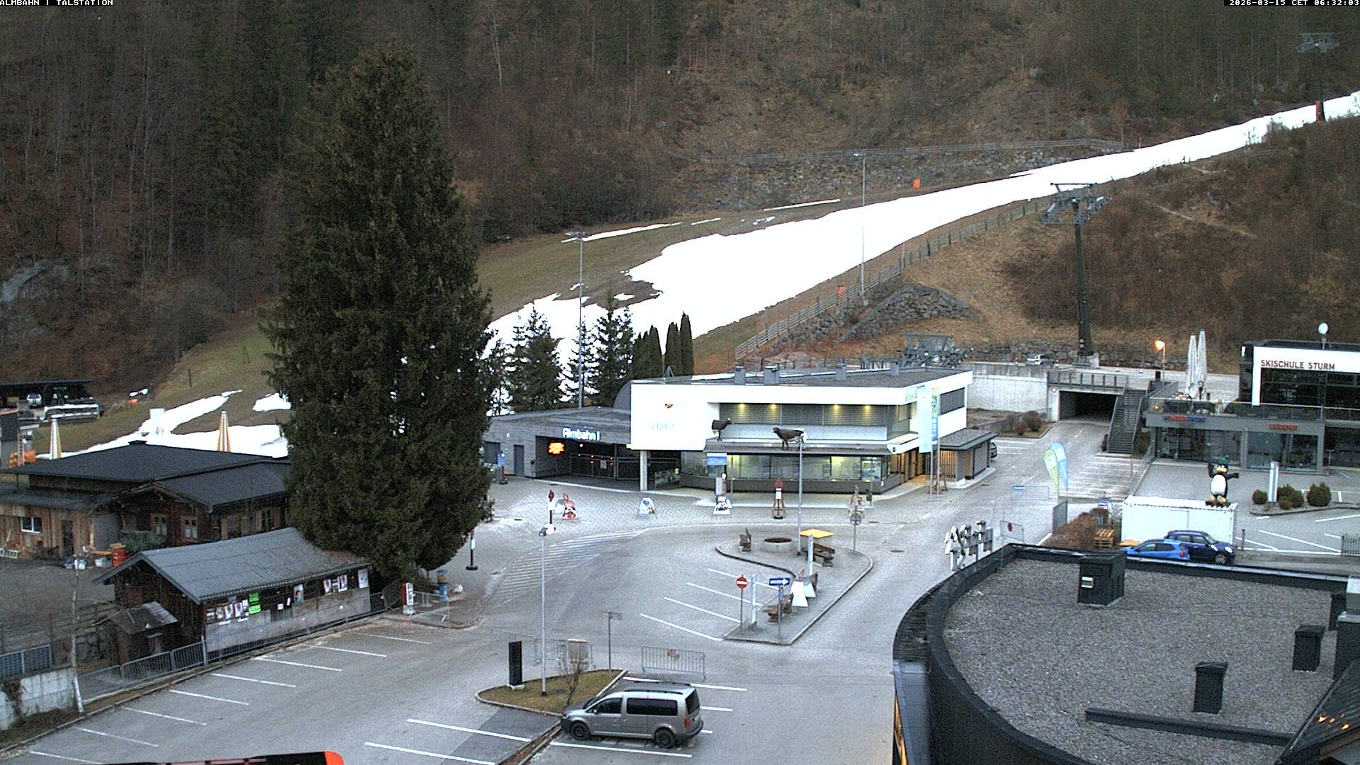 Archiv Foto Webcam Lofereralmbahn 1 - Talstation