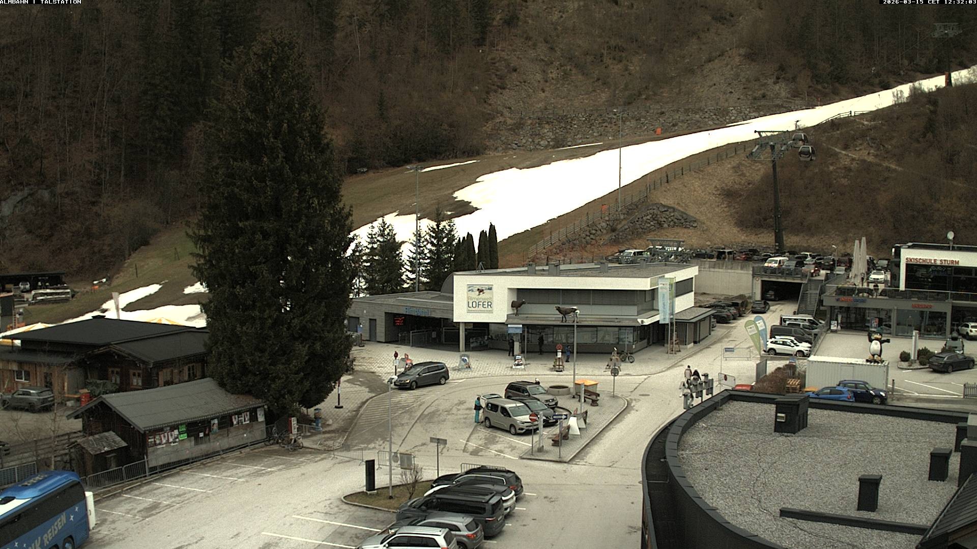 Archiv Foto Webcam Lofereralmbahn 1 - Talstation