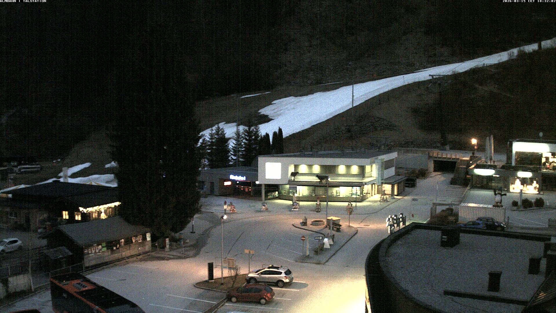 Archiv Foto Webcam Lofereralmbahn 1 - Talstation