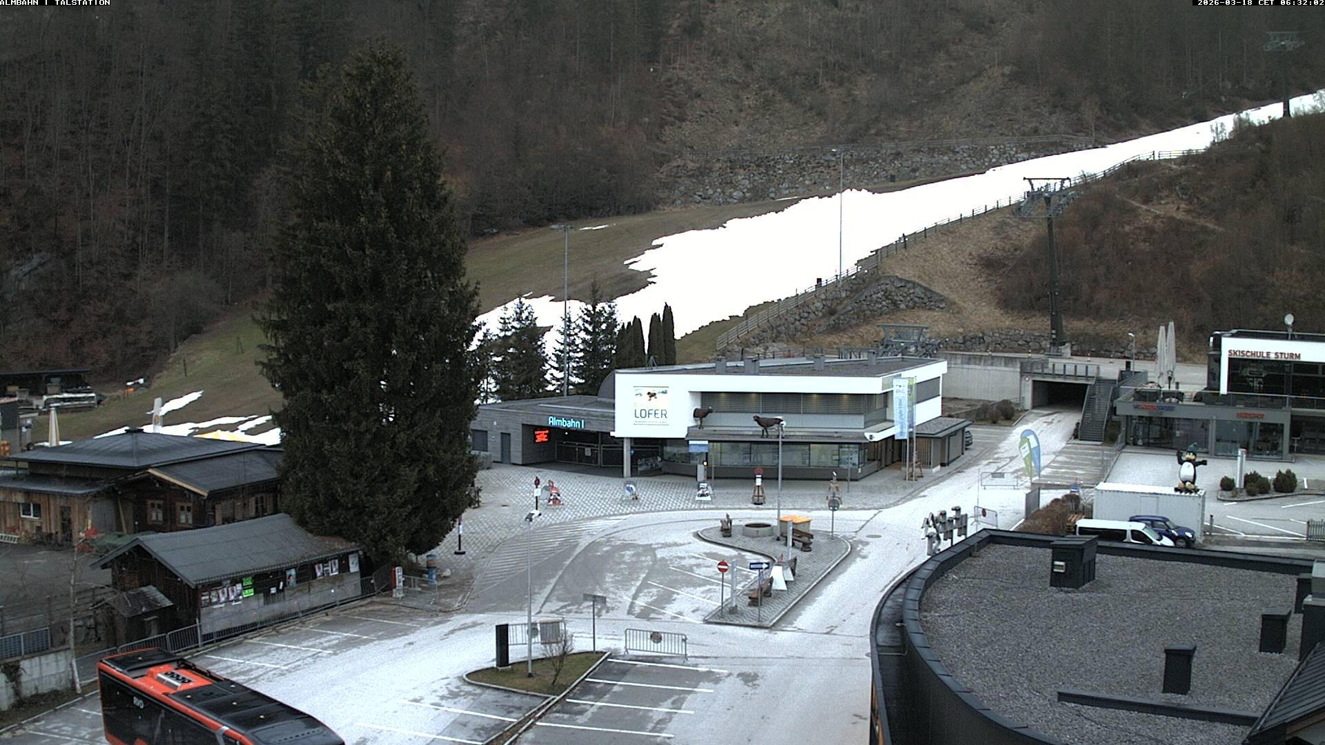 Archiv Foto Webcam Lofereralmbahn 1 - Talstation