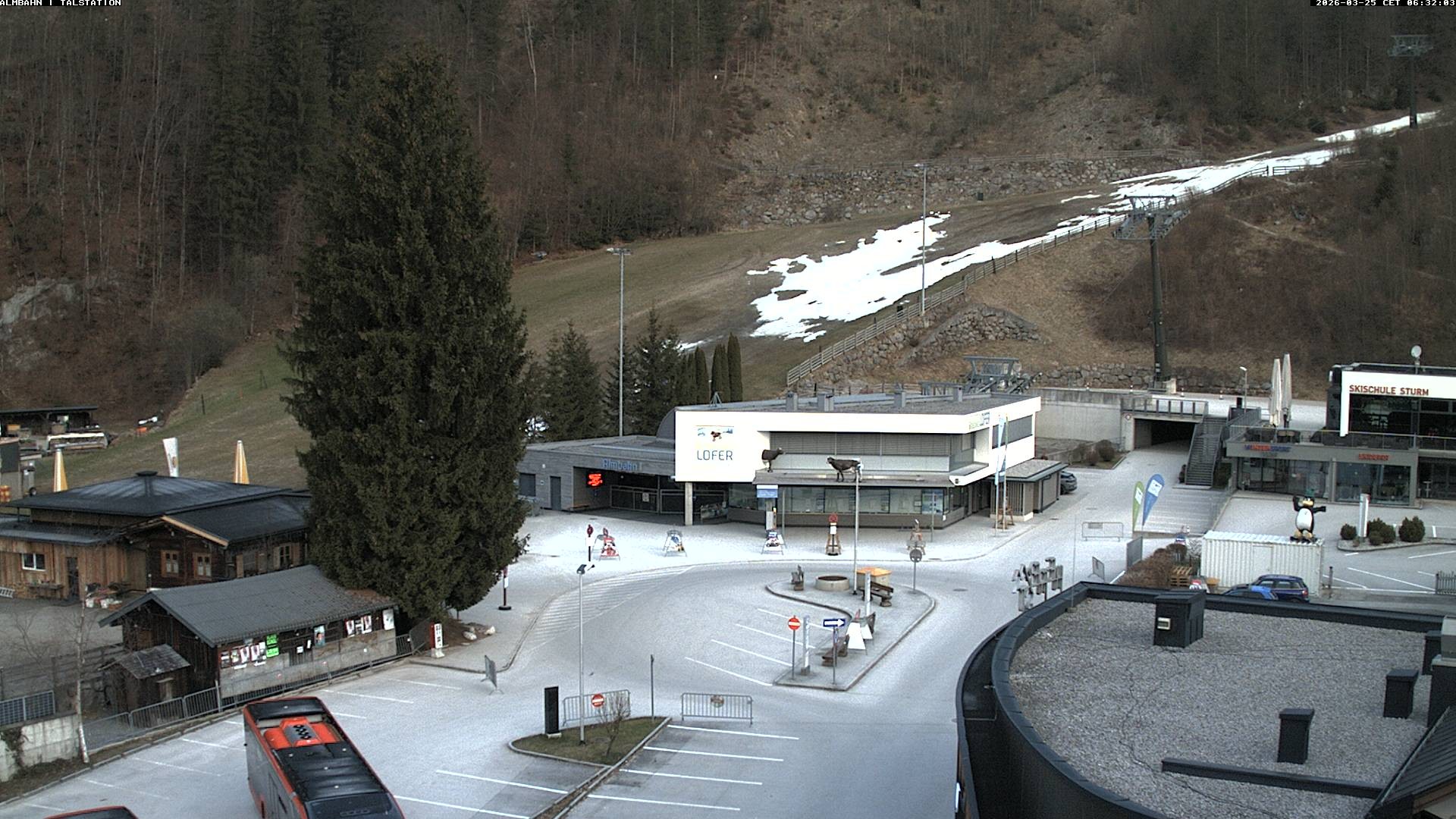 Archiv Foto Webcam Lofereralmbahn 1 - Talstation