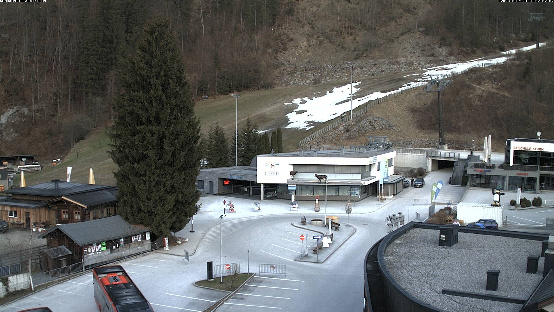 Archiv Foto Webcam Lofereralmbahn 1 - Talstation
