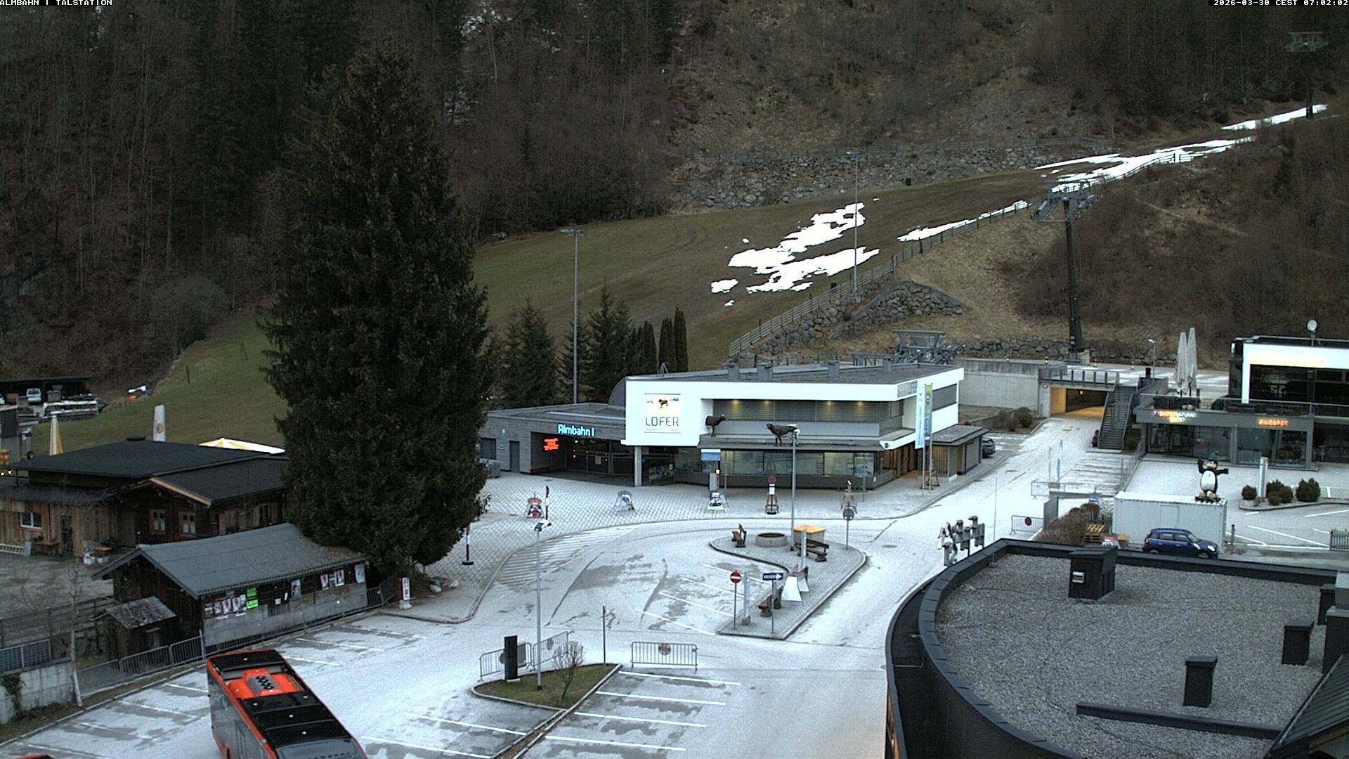 Archiv Foto Webcam Lofereralmbahn 1 - Talstation