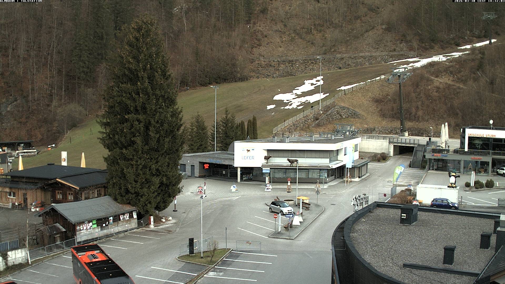 Archiv Foto Webcam Lofereralmbahn 1 - Talstation