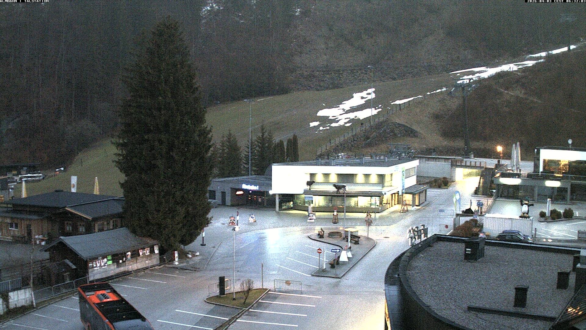 Archiv Foto Webcam Lofereralmbahn 1 - Talstation