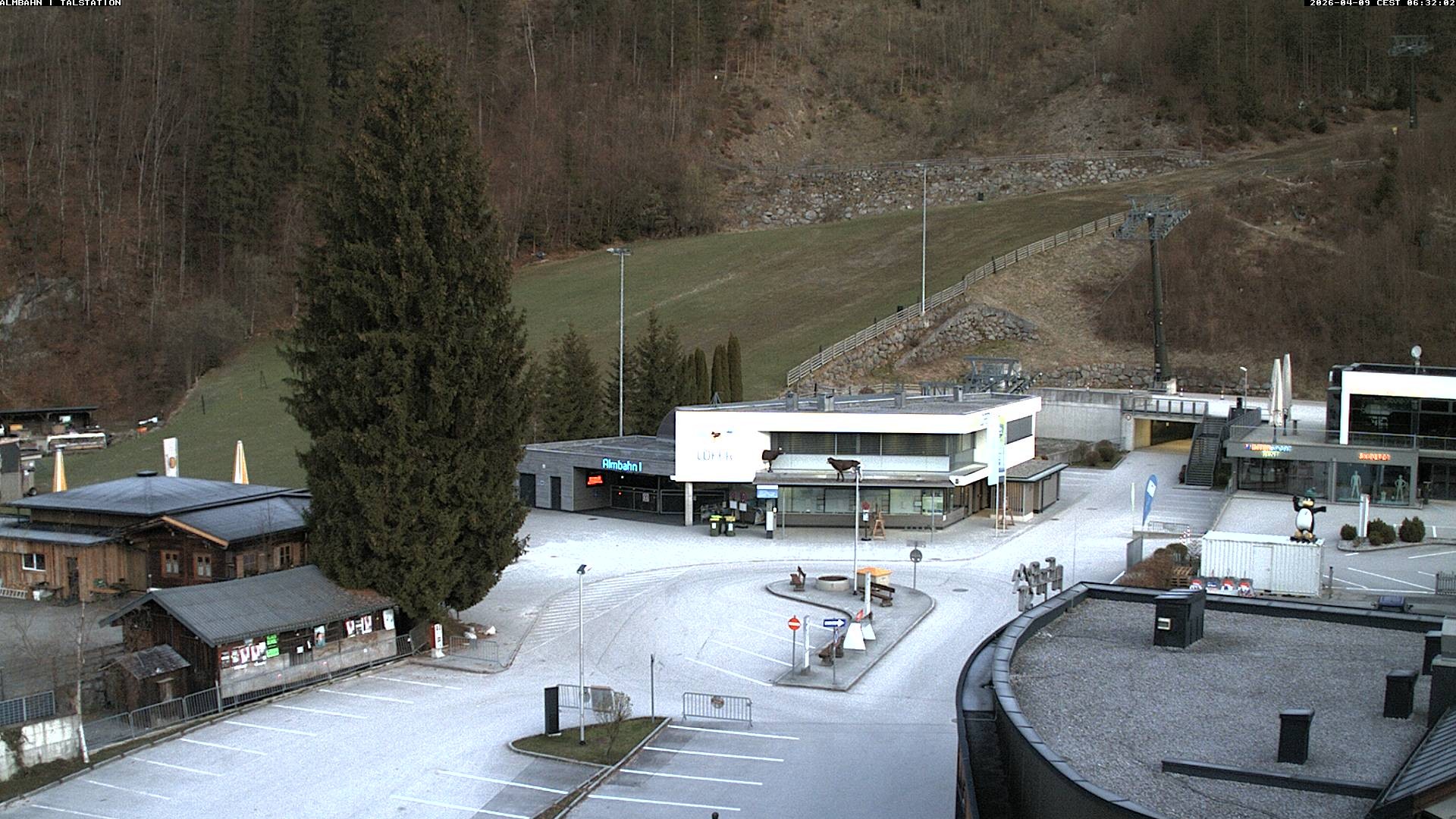 Archiv Foto Webcam Lofereralmbahn 1 - Talstation