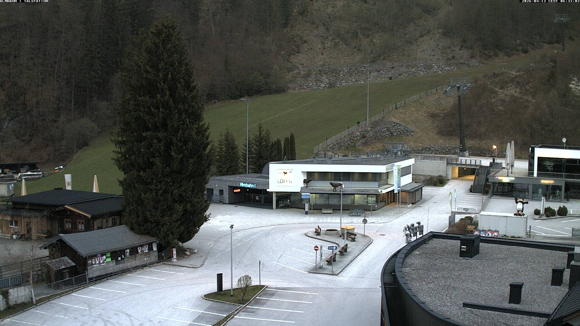Archived image Webcam Lofereralmbahn 1 base station