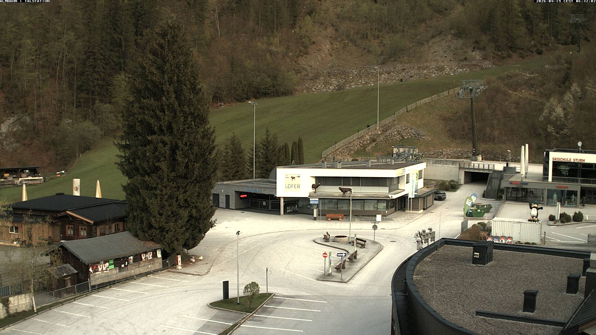 Archiv Foto Webcam Lofereralmbahn 1 - Talstation