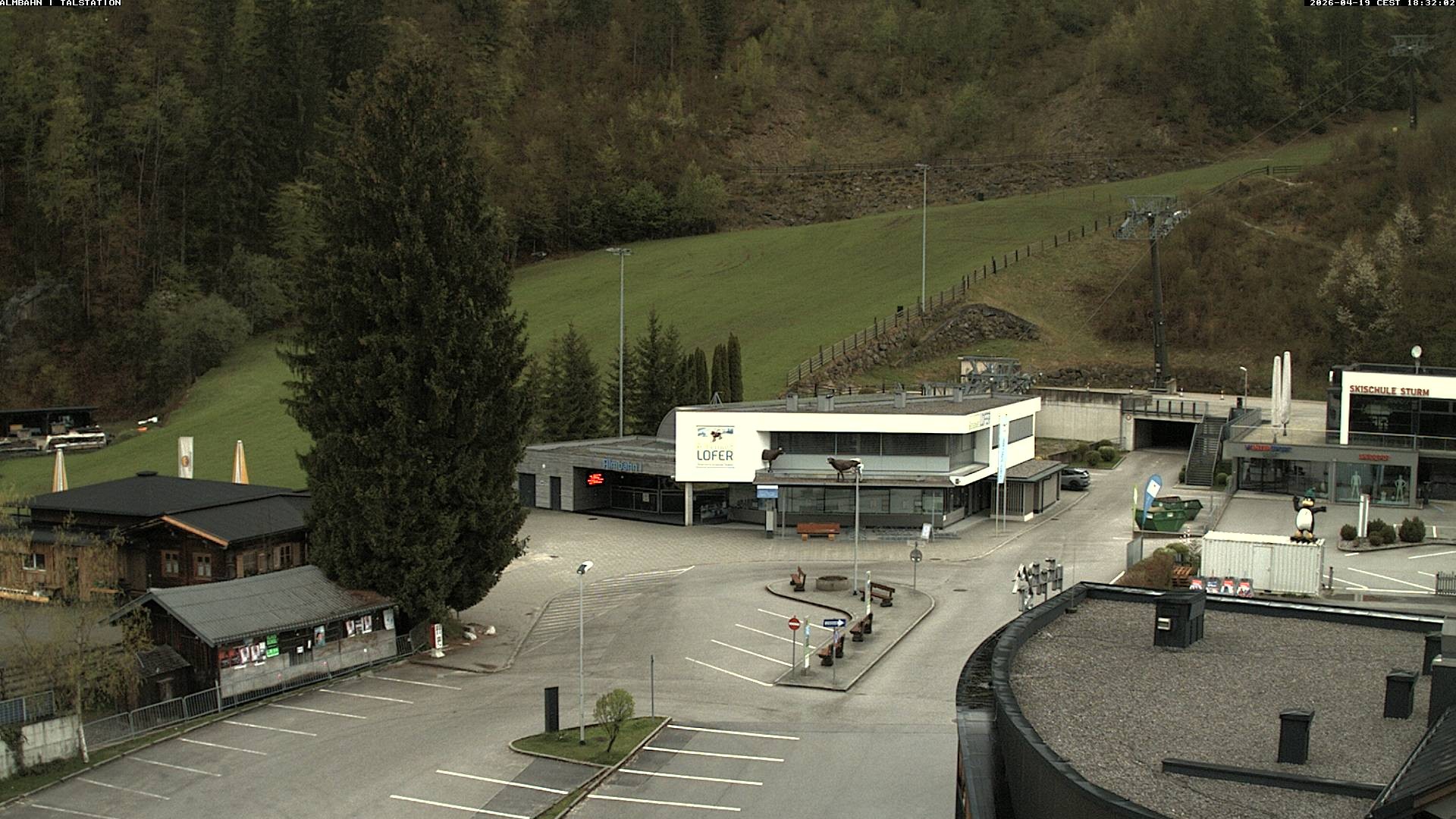 Archiv Foto Webcam Lofereralmbahn 1 - Talstation