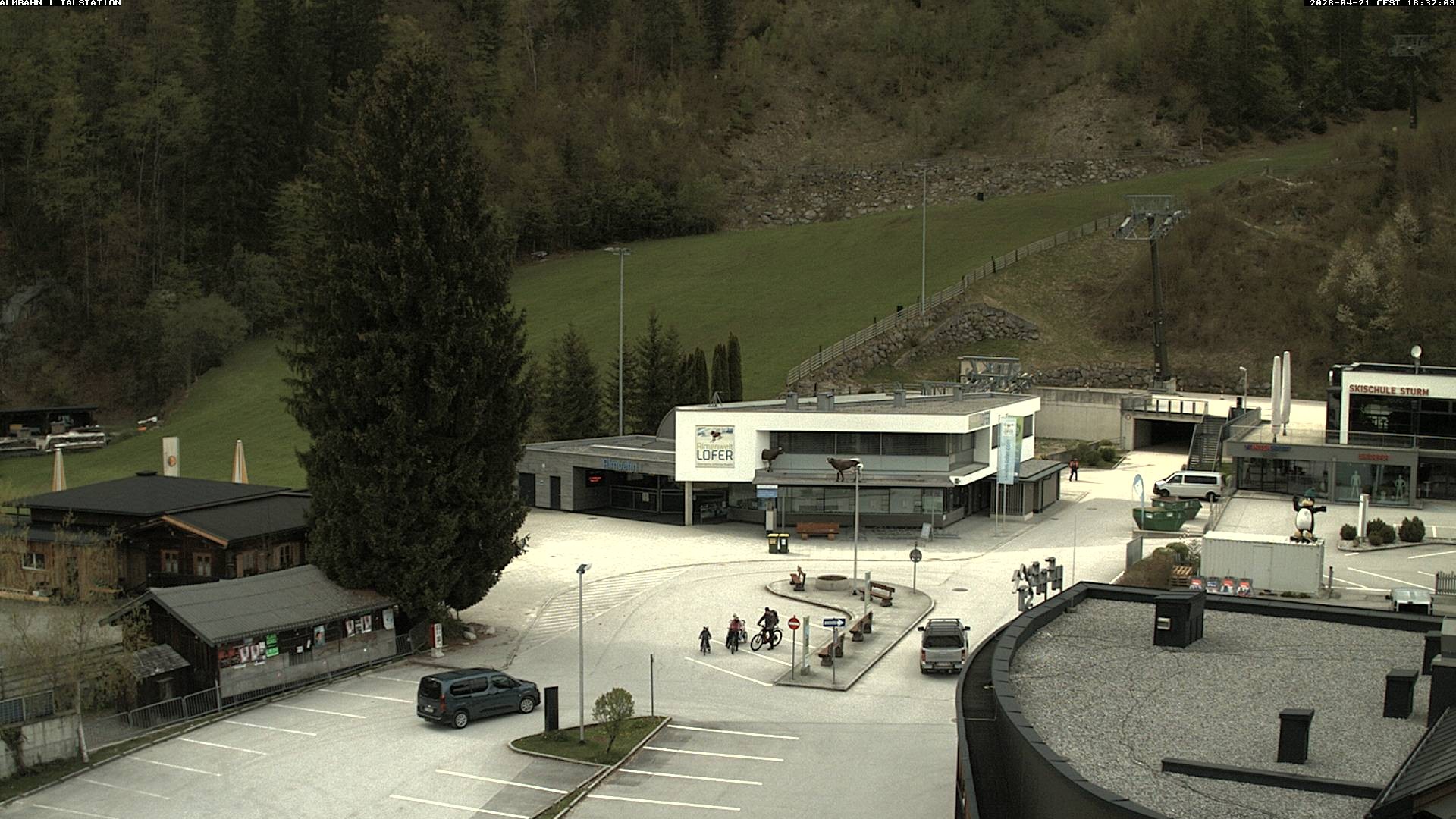 Archiv Foto Webcam Lofereralmbahn 1 - Talstation