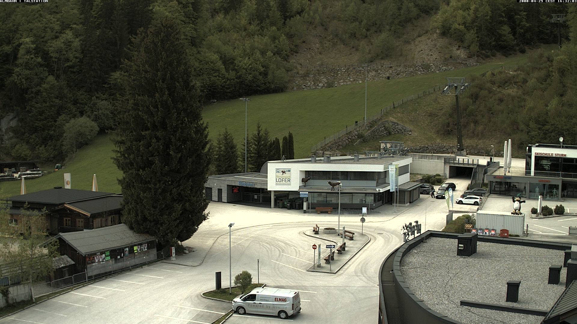 Archiv Foto Webcam Lofereralmbahn 1 - Talstation