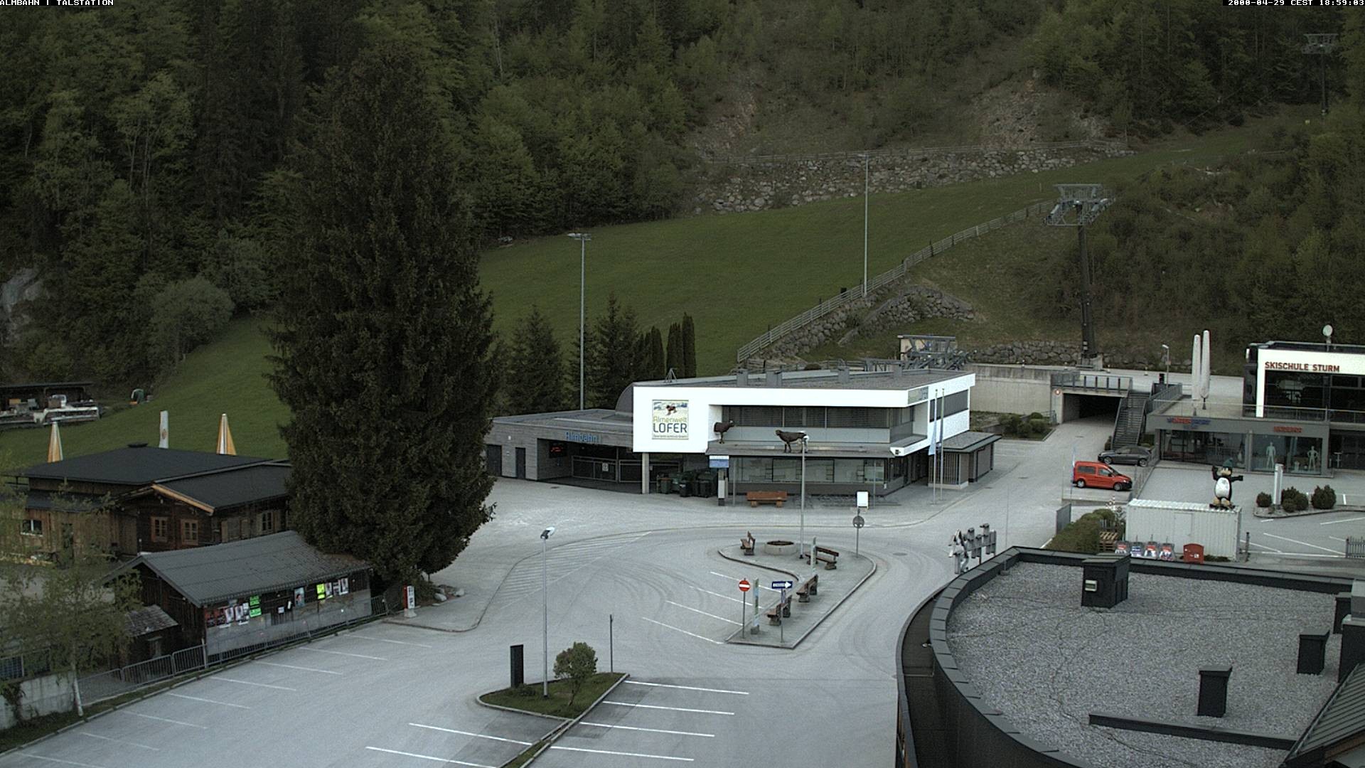 Archiv Foto Webcam Lofereralmbahn 1 - Talstation