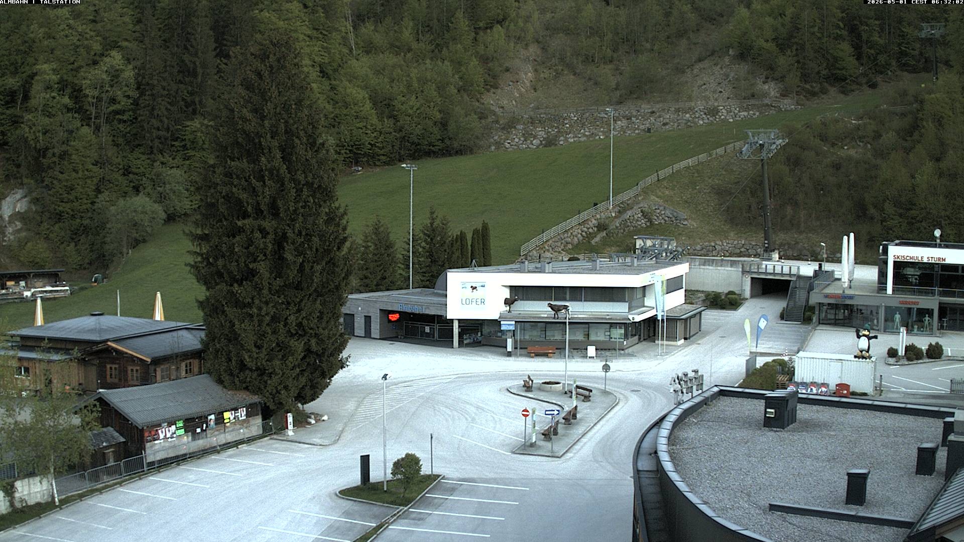 Archiv Foto Webcam Lofereralmbahn 1 - Talstation
