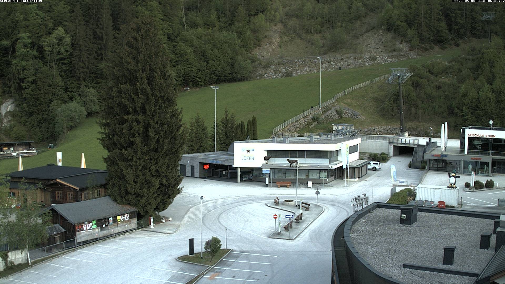 Archiv Foto Webcam Lofereralmbahn 1 - Talstation