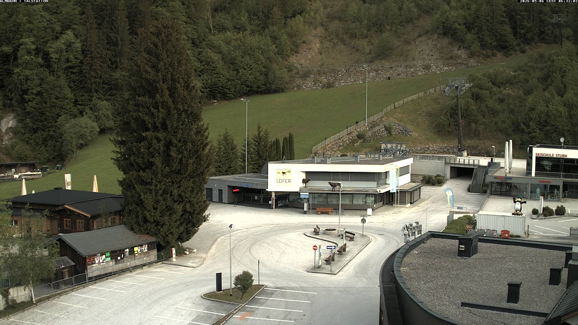 Archiv Foto Webcam Lofereralmbahn 1 - Talstation