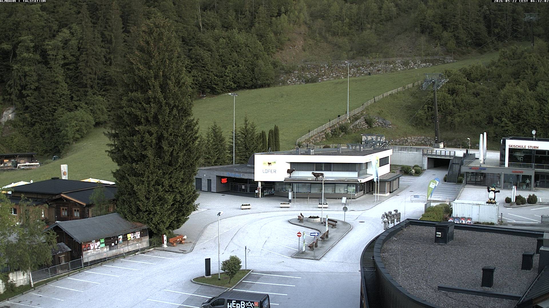 Archiv Foto Webcam Lofereralmbahn 1 - Talstation