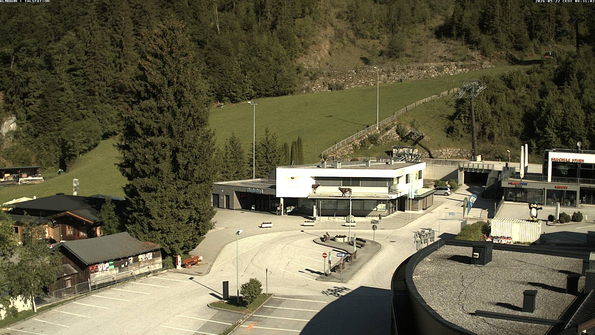 Archiv Foto Webcam Lofereralmbahn 1 - Talstation