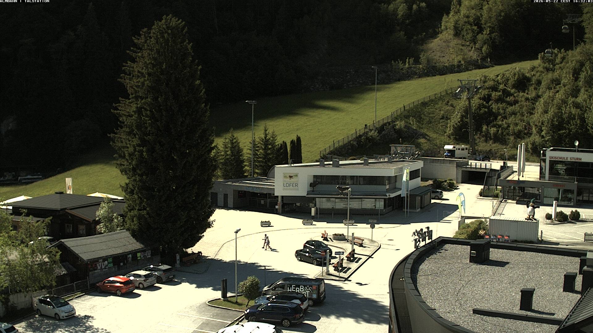 Archiv Foto Webcam Lofereralmbahn 1 - Talstation