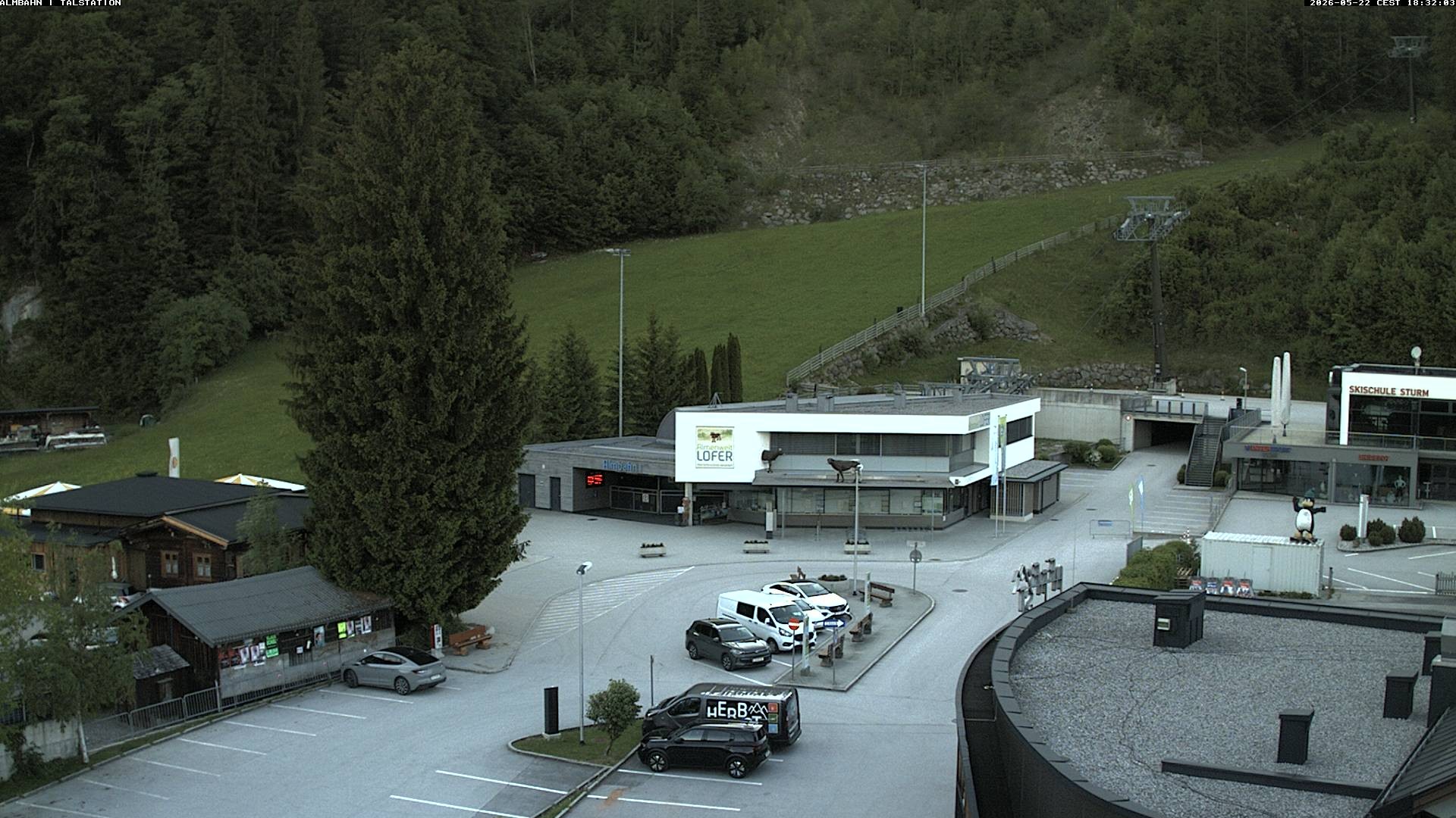 Archiv Foto Webcam Lofereralmbahn 1 - Talstation