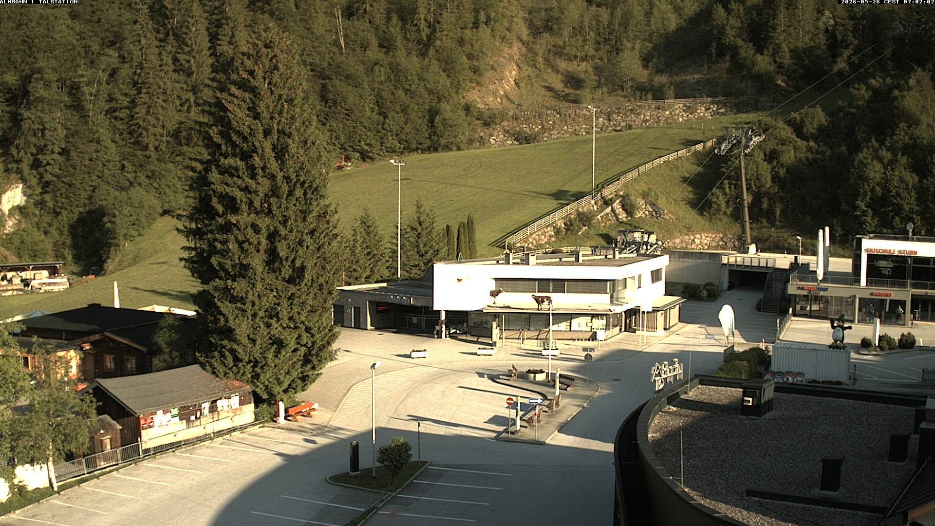 Archiv Foto Webcam Lofereralmbahn 1 - Talstation