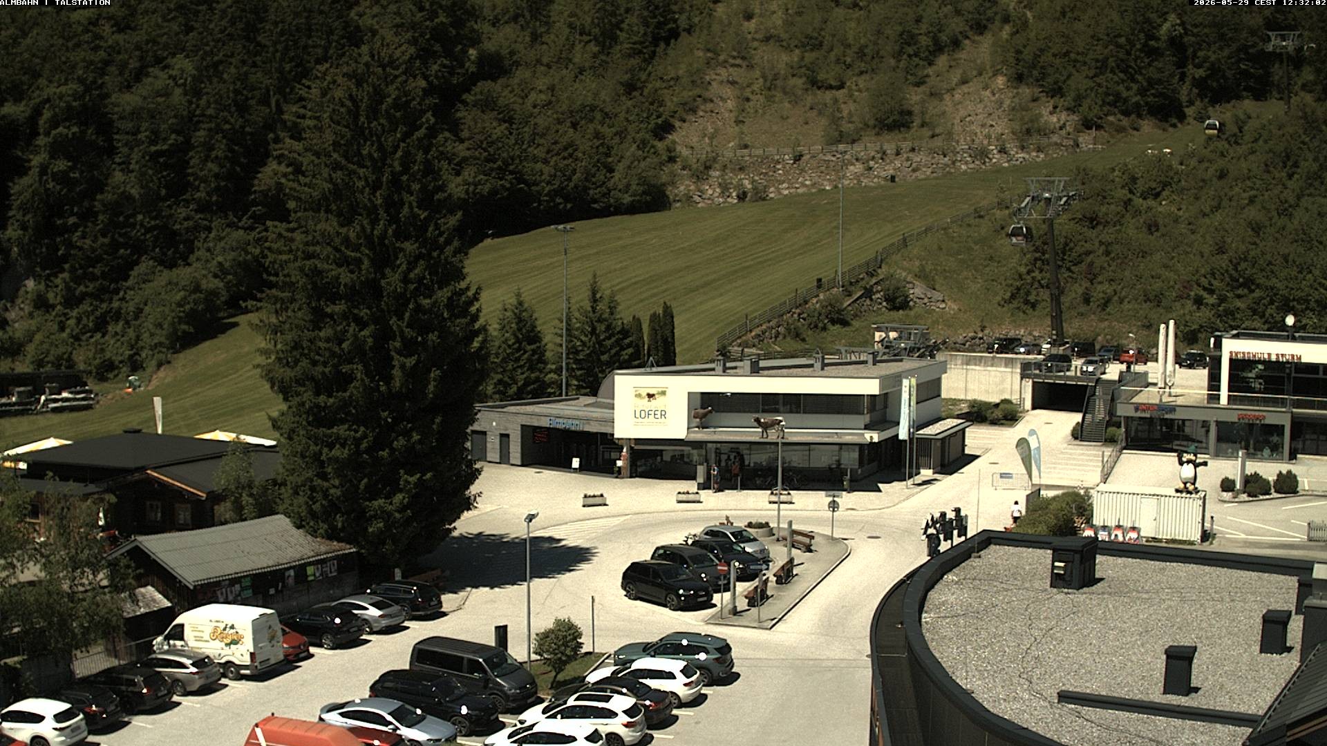 Archiv Foto Webcam Lofereralmbahn 1 - Talstation