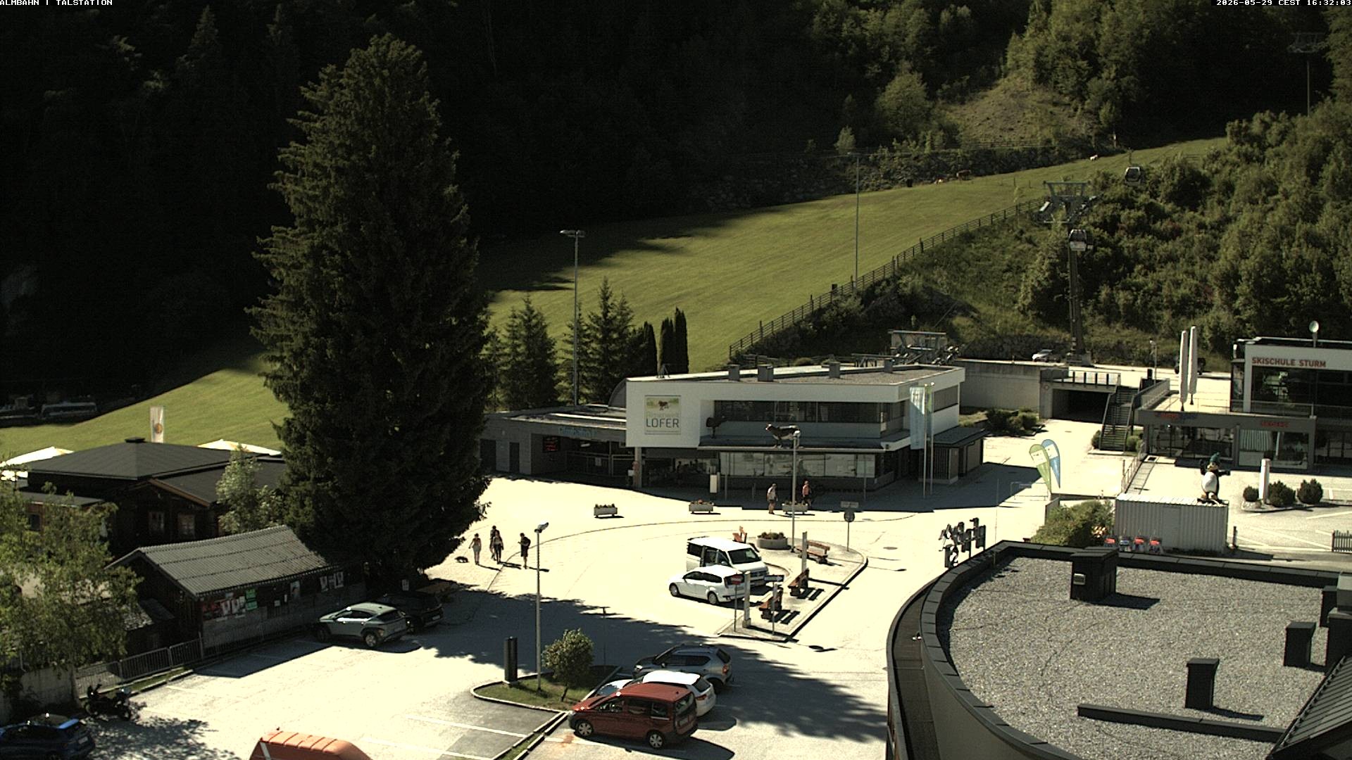 Archiv Foto Webcam Lofereralmbahn 1 - Talstation