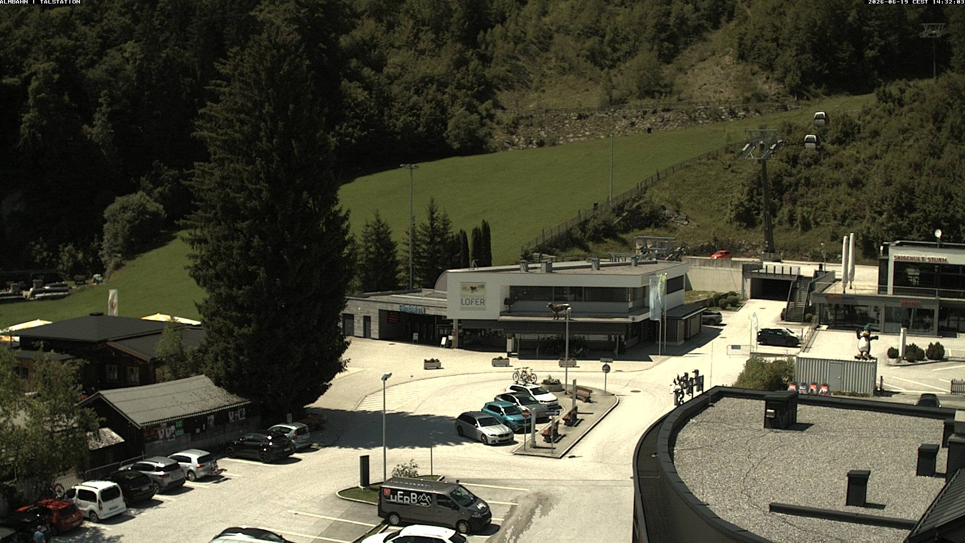 Archiv Foto Webcam Lofereralmbahn 1 - Talstation