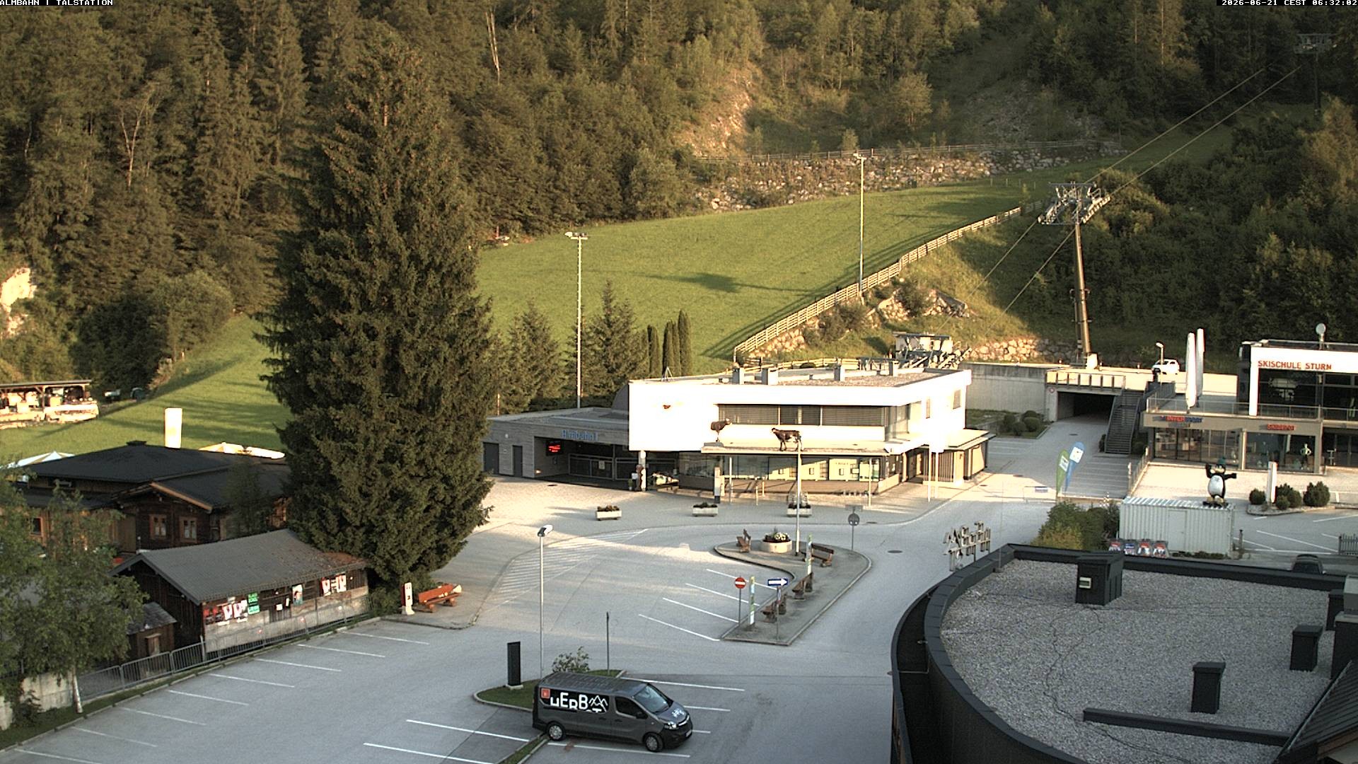 Archiv Foto Webcam Lofereralmbahn 1 - Talstation