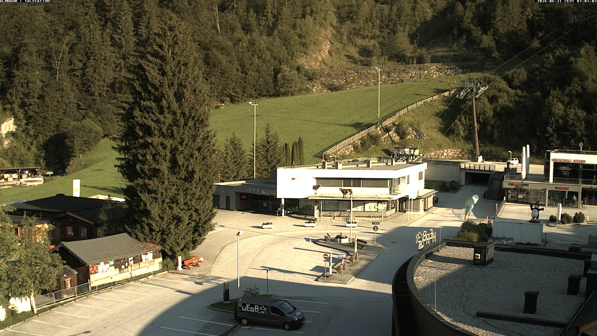 Archiv Foto Webcam Lofereralmbahn 1 - Talstation