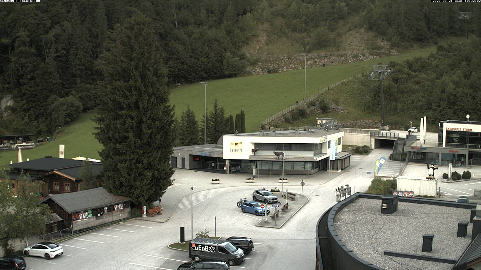 Archiv Foto Webcam Lofereralmbahn 1 - Talstation