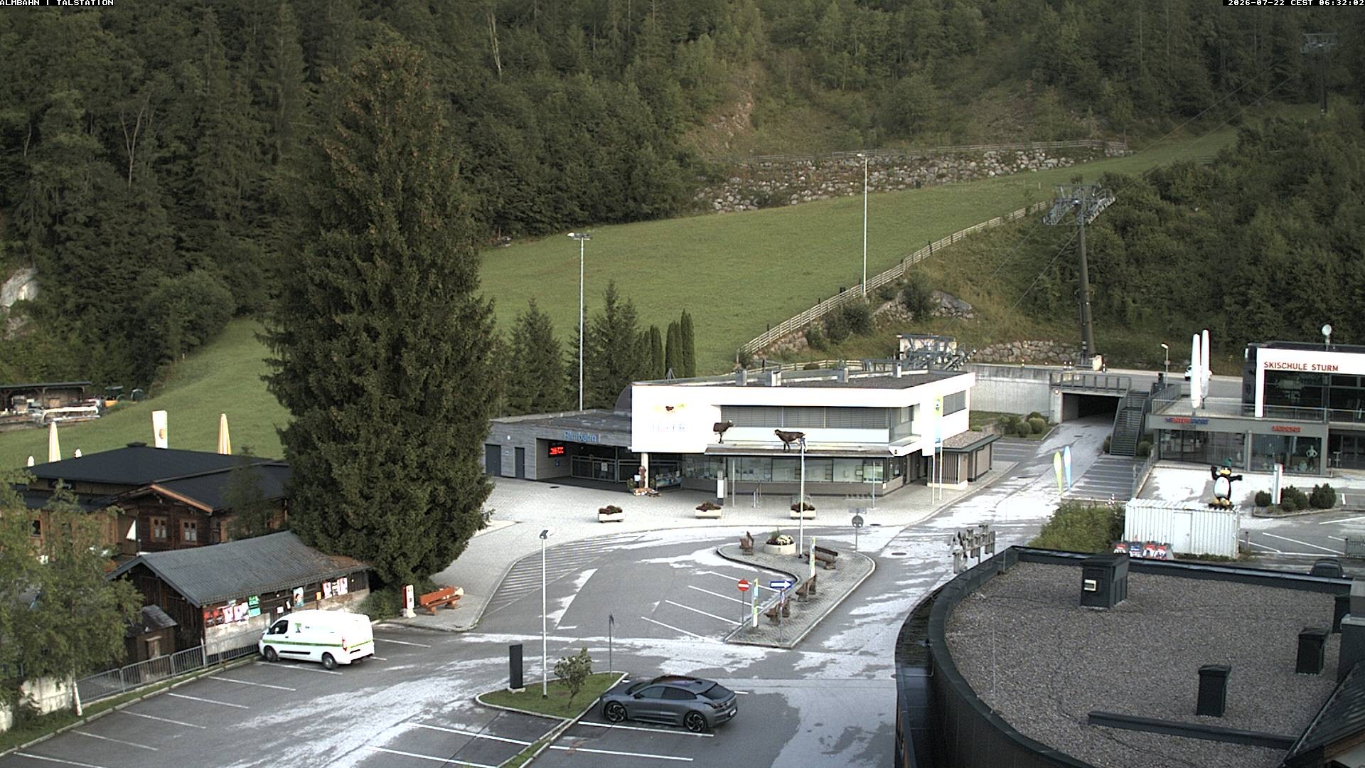 Archiv Foto Webcam Lofereralmbahn 1 - Talstation
