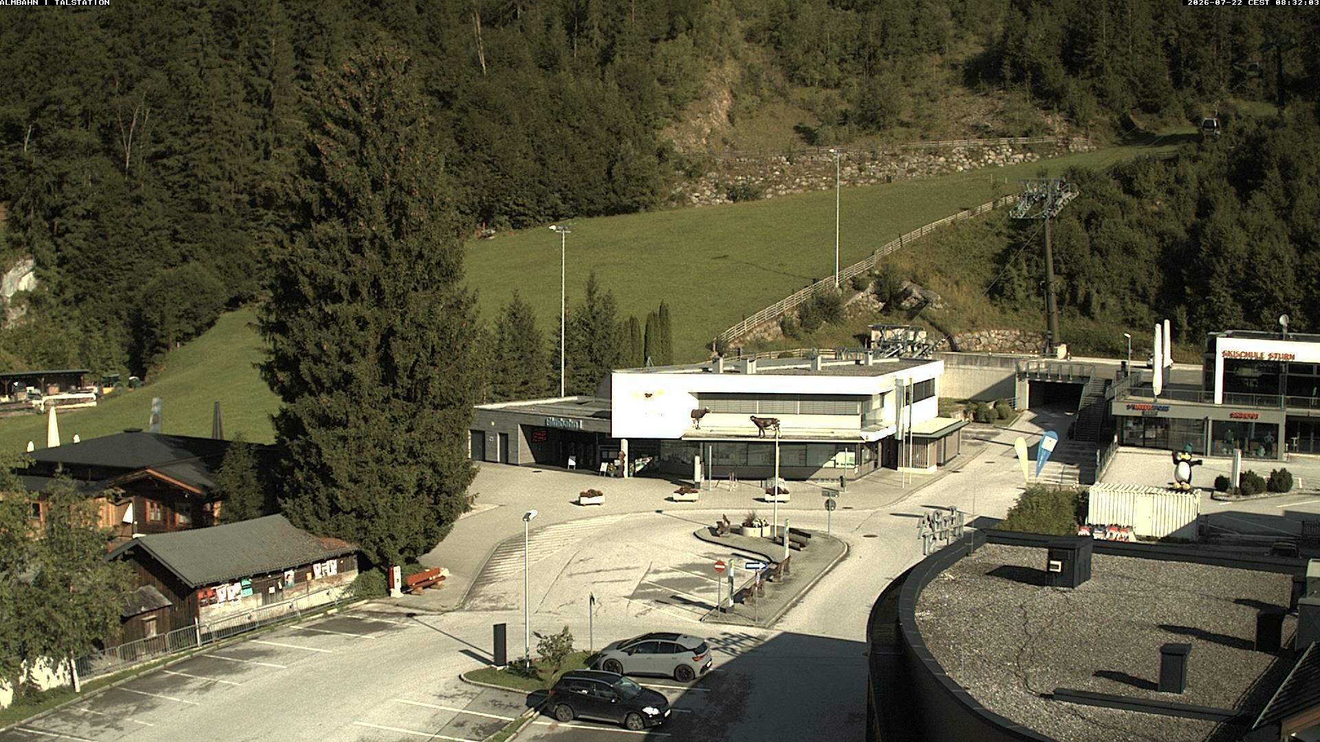 Archiv Foto Webcam Lofereralmbahn 1 - Talstation