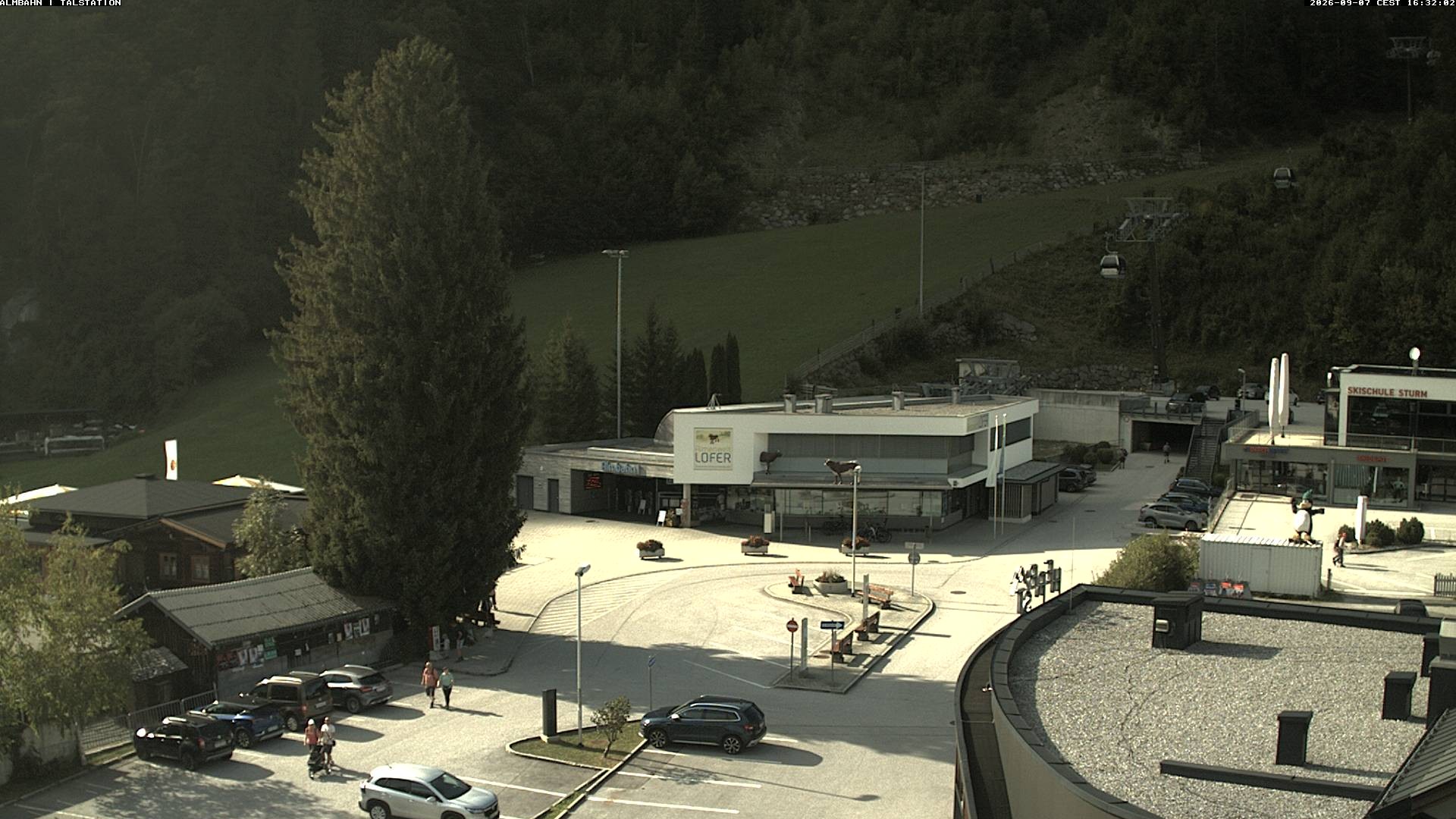 Archiv Foto Webcam Lofereralmbahn 1 - Talstation