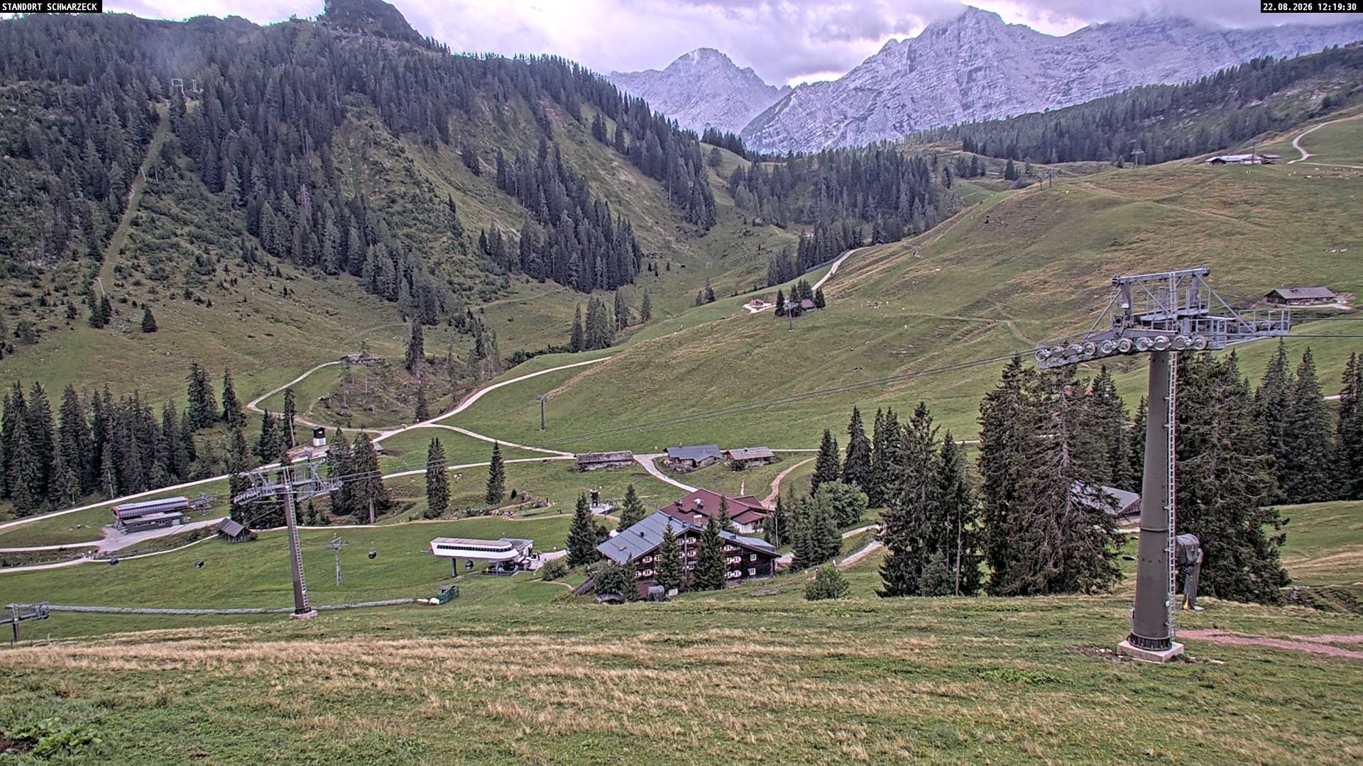 Archived image Webcam Family Express chairlift, Lofer