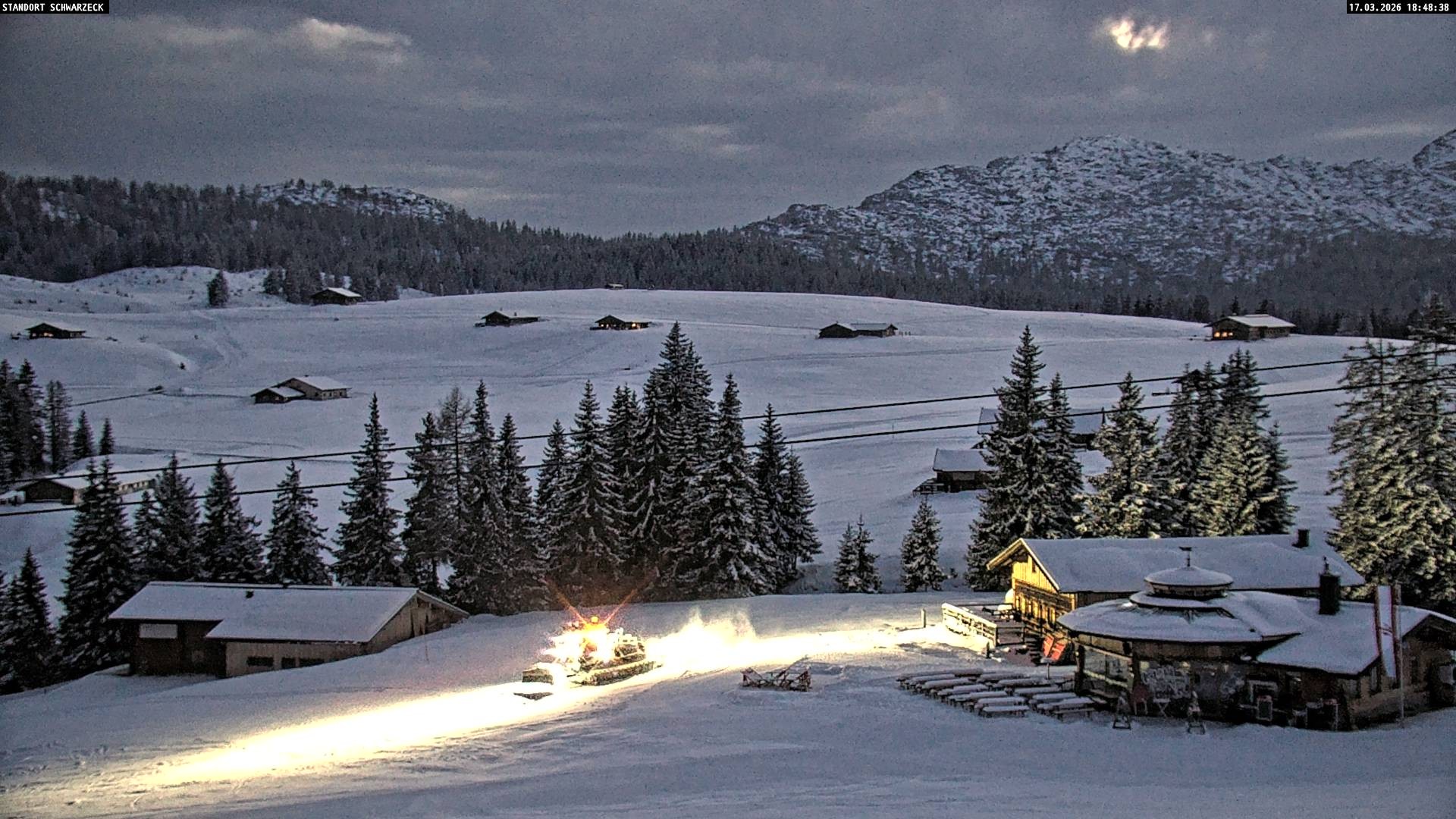 Archived image Webcam Almenwelt Lofer: hiking trail and cross country skiing trail