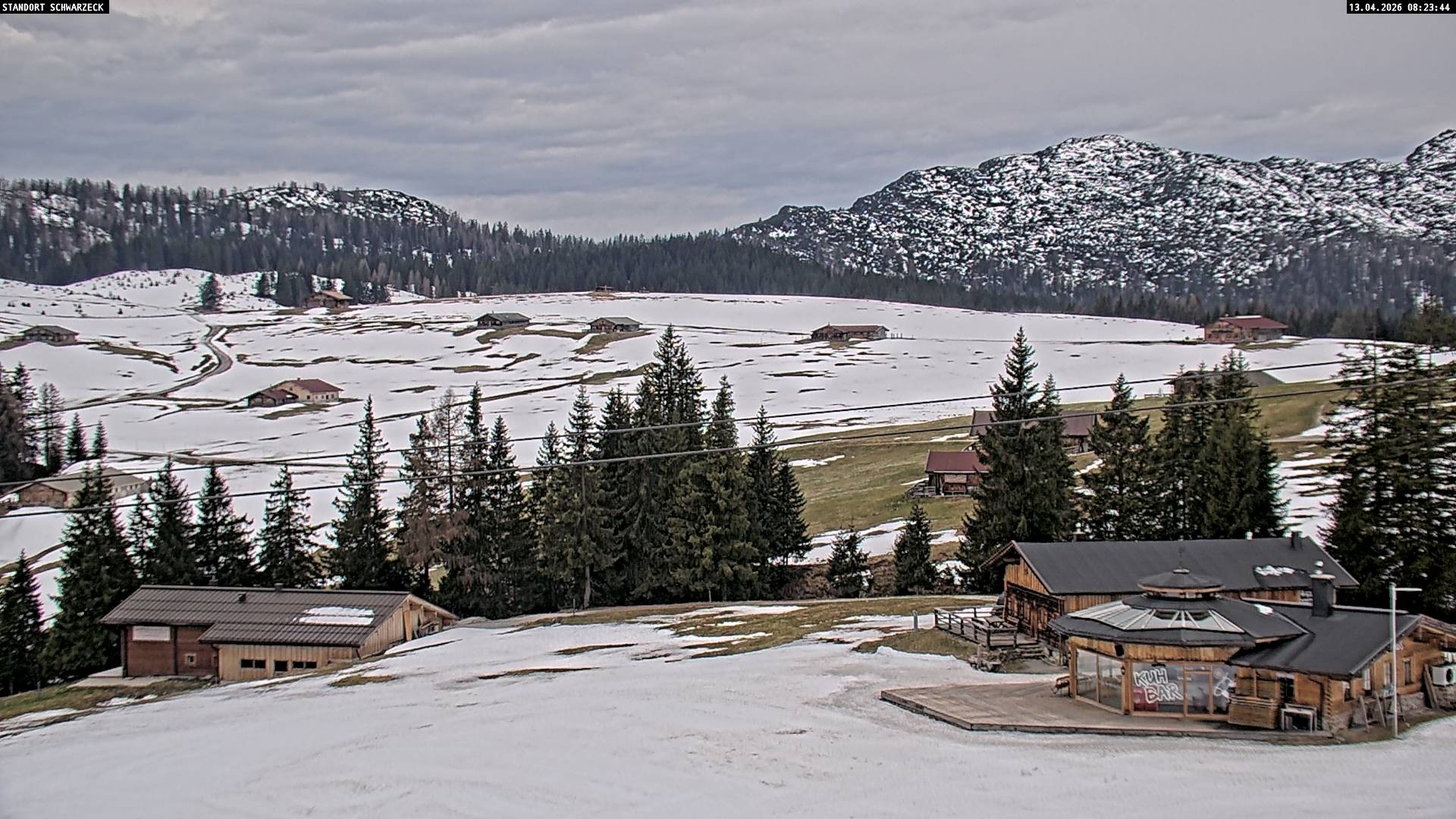 Archived image Webcam Almenwelt Lofer: hiking trail and cross country skiing trail