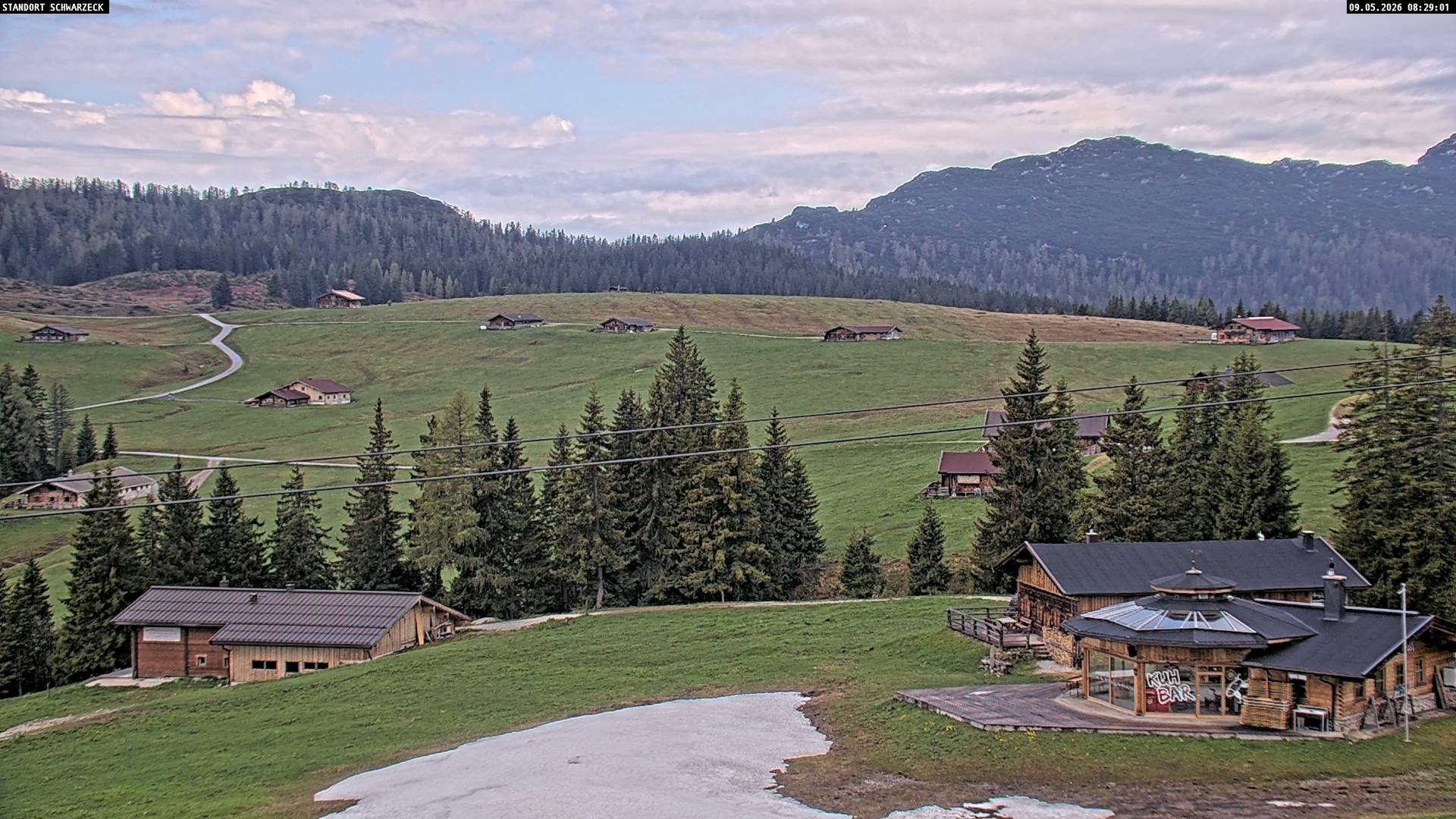 Archived image Webcam Almenwelt Lofer: hiking trail and cross country skiing trail