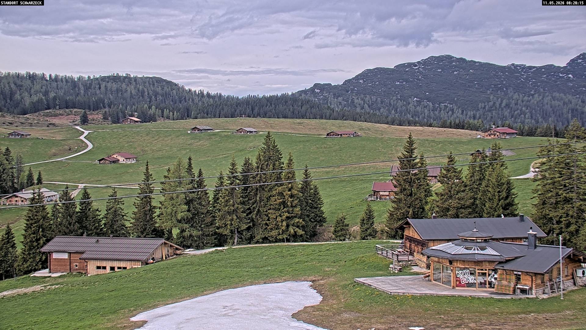 Archived image Webcam Almenwelt Lofer: hiking trail and cross country skiing trail