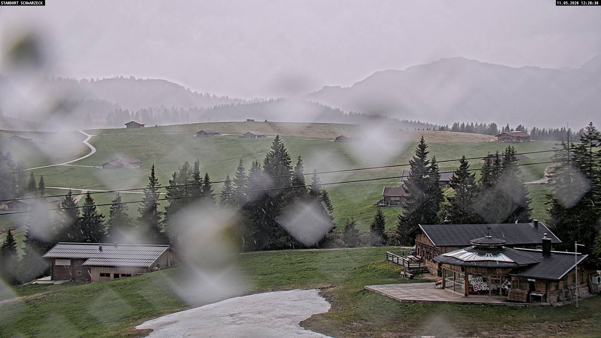 Archived image Webcam Almenwelt Lofer: hiking trail and cross country skiing trail