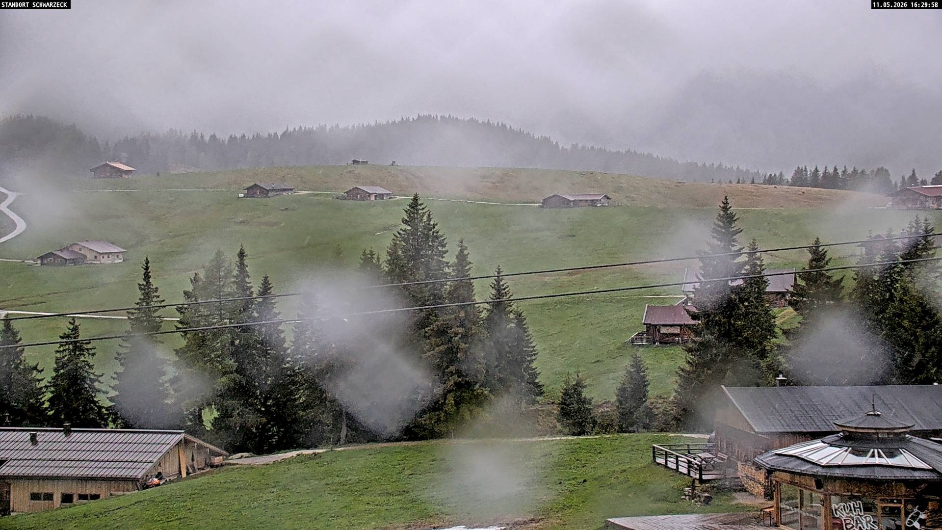 Archived image Webcam Almenwelt Lofer: hiking trail and cross country skiing trail