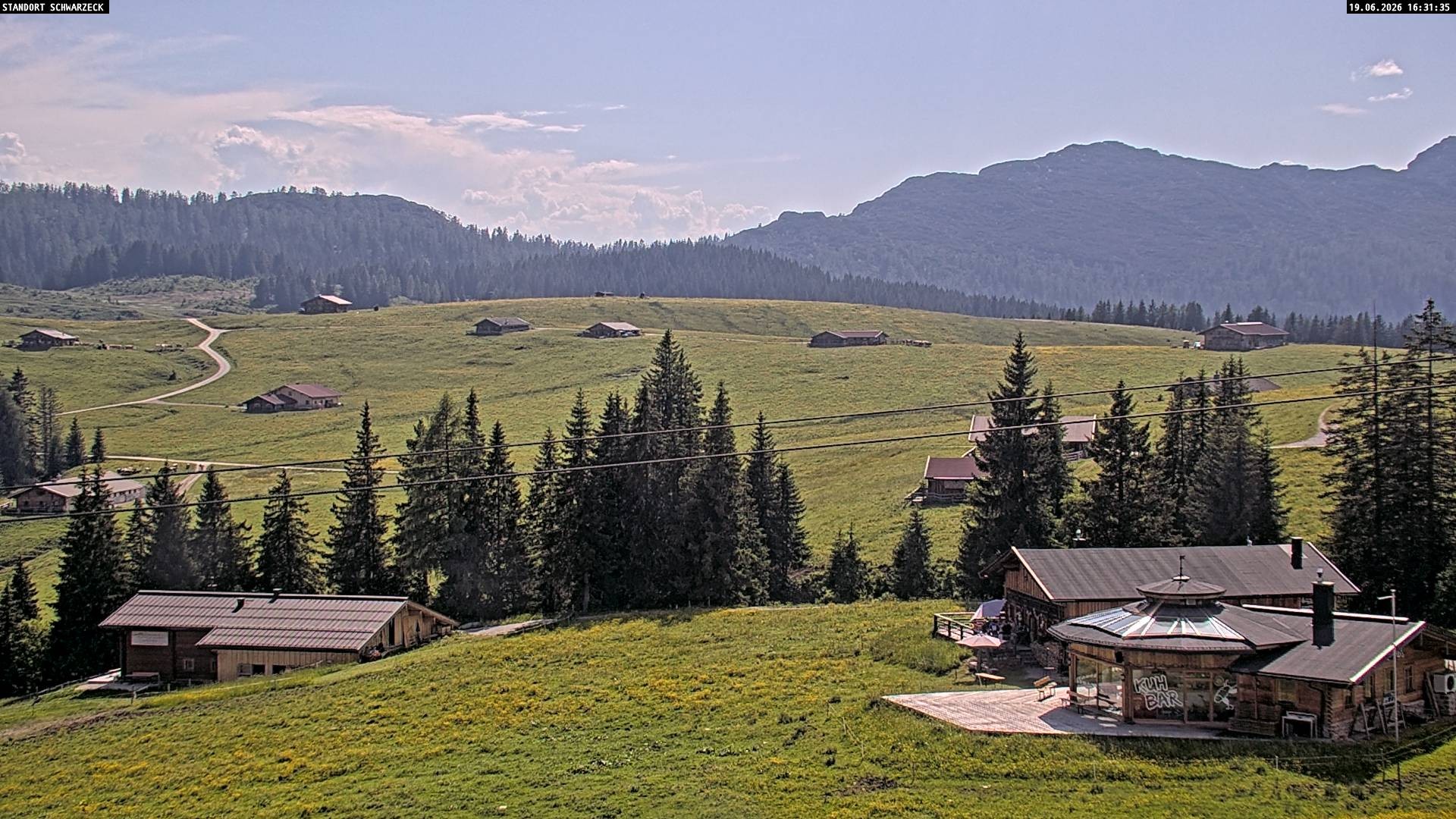 Archived image Webcam Almenwelt Lofer: hiking trail and cross country skiing trail