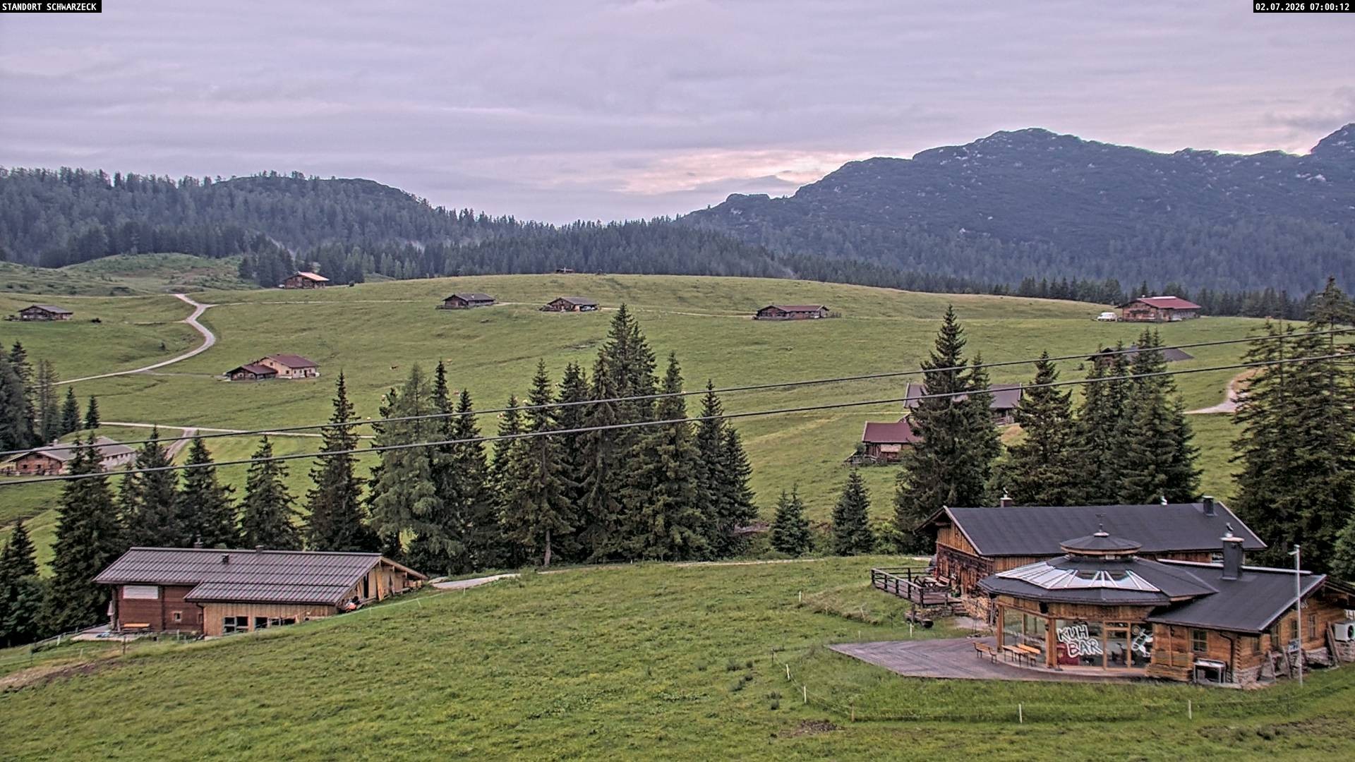 Archived image Webcam Almenwelt Lofer: hiking trail and cross country skiing trail