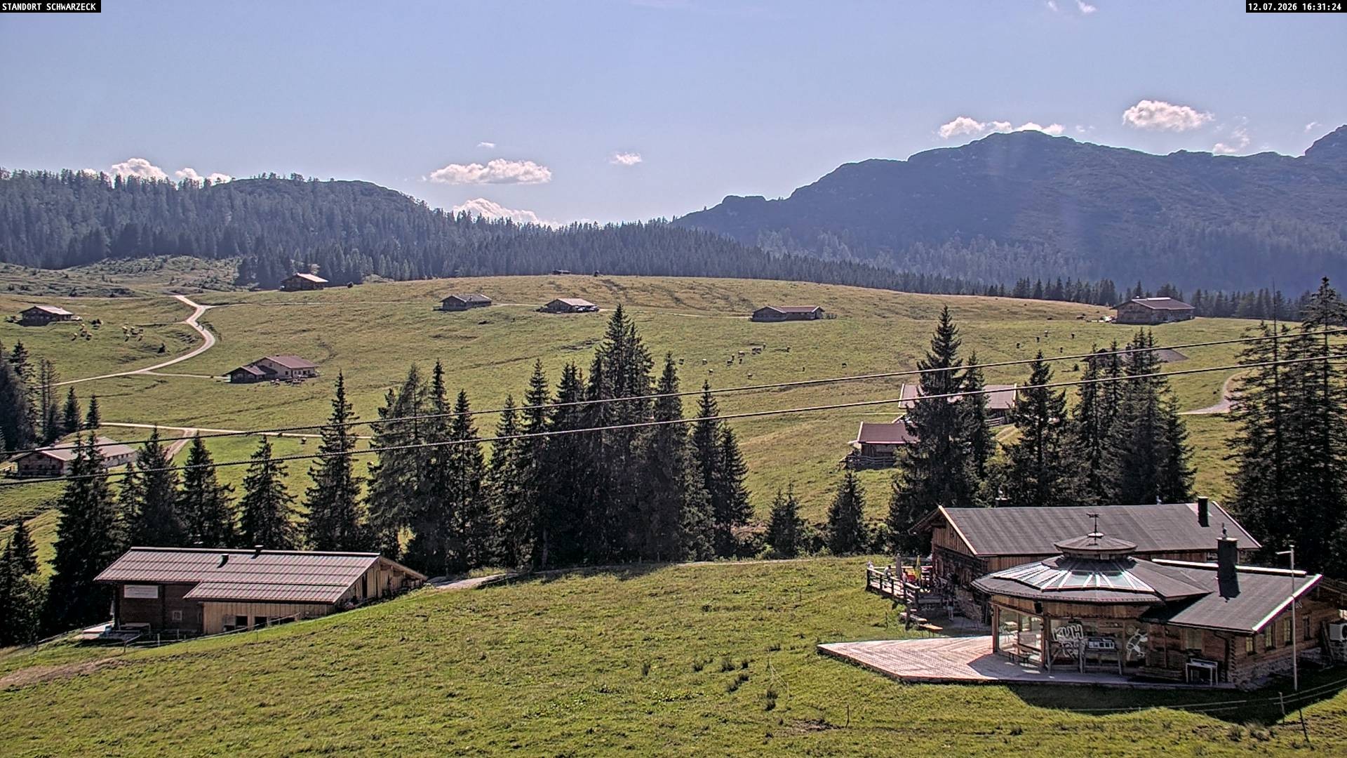 Archived image Webcam Almenwelt Lofer: hiking trail and cross country skiing trail