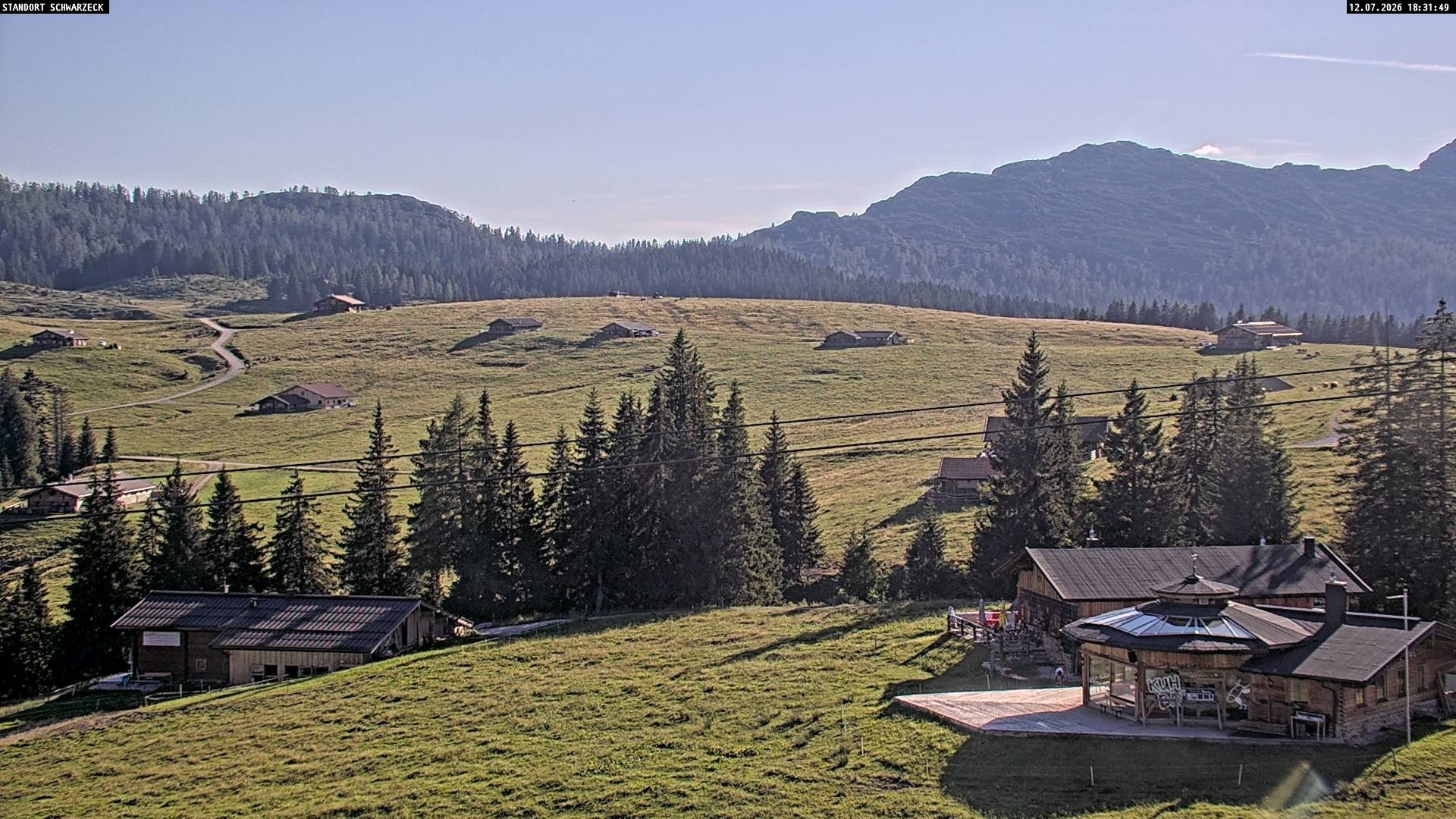Archived image Webcam Almenwelt Lofer: hiking trail and cross country skiing trail