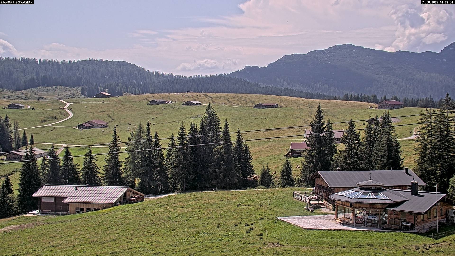 Archived image Webcam Almenwelt Lofer: hiking trail and cross country skiing trail