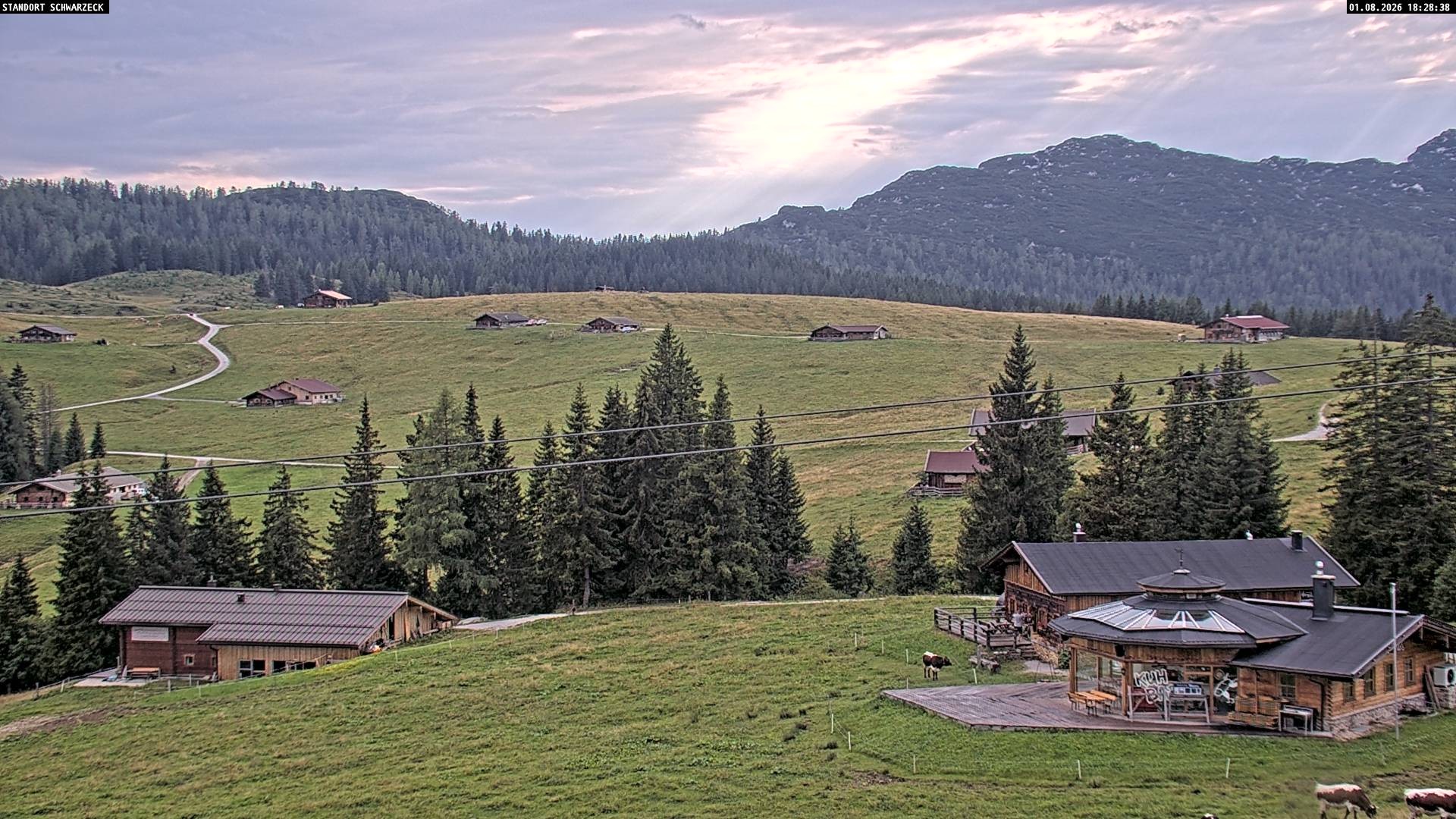 Archived image Webcam Almenwelt Lofer: hiking trail and cross country skiing trail