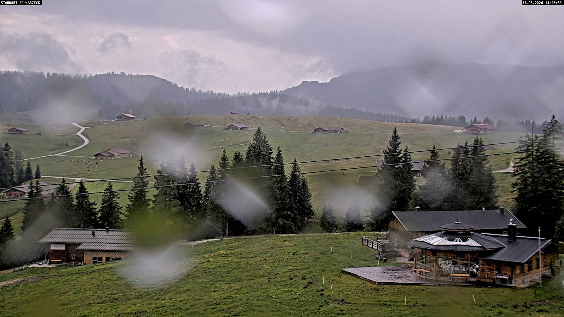 Archived image Webcam Almenwelt Lofer: hiking trail and cross country skiing trail