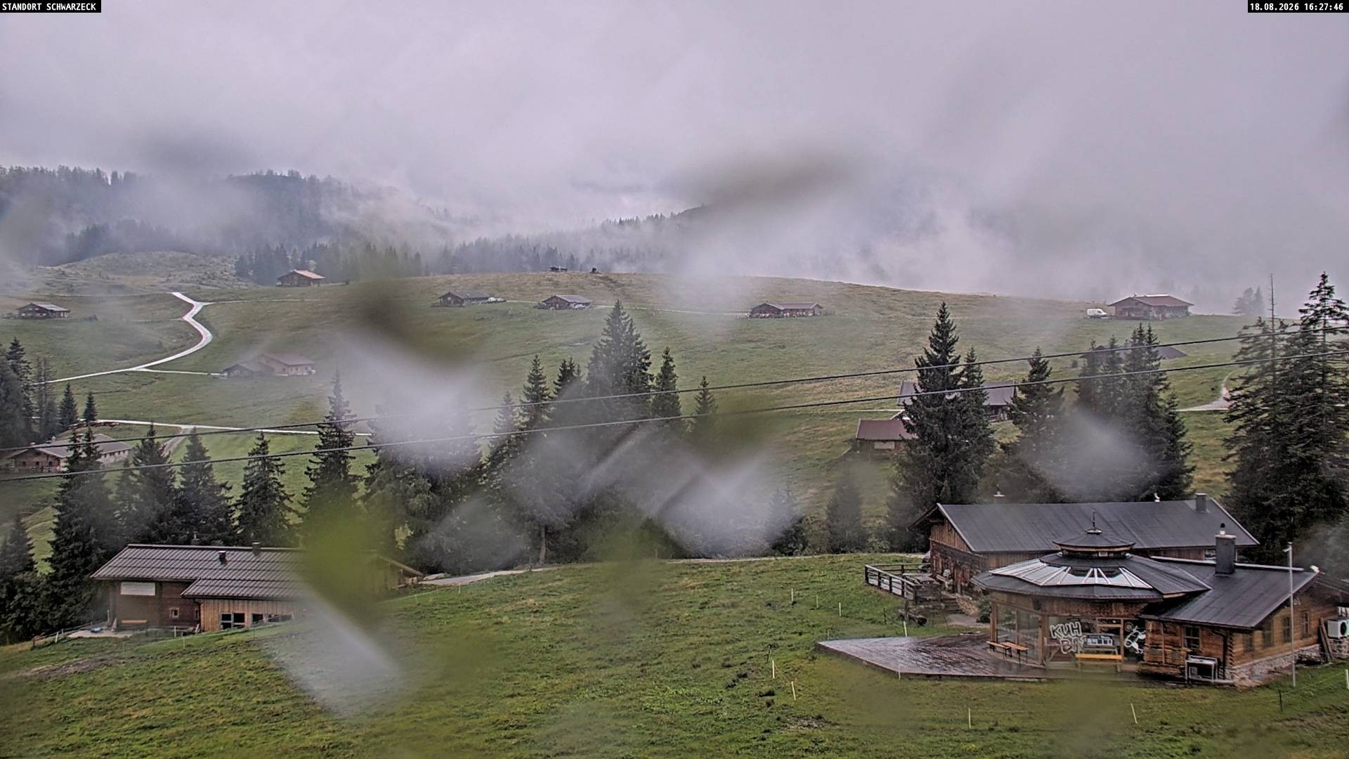 Archived image Webcam Almenwelt Lofer: hiking trail and cross country skiing trail