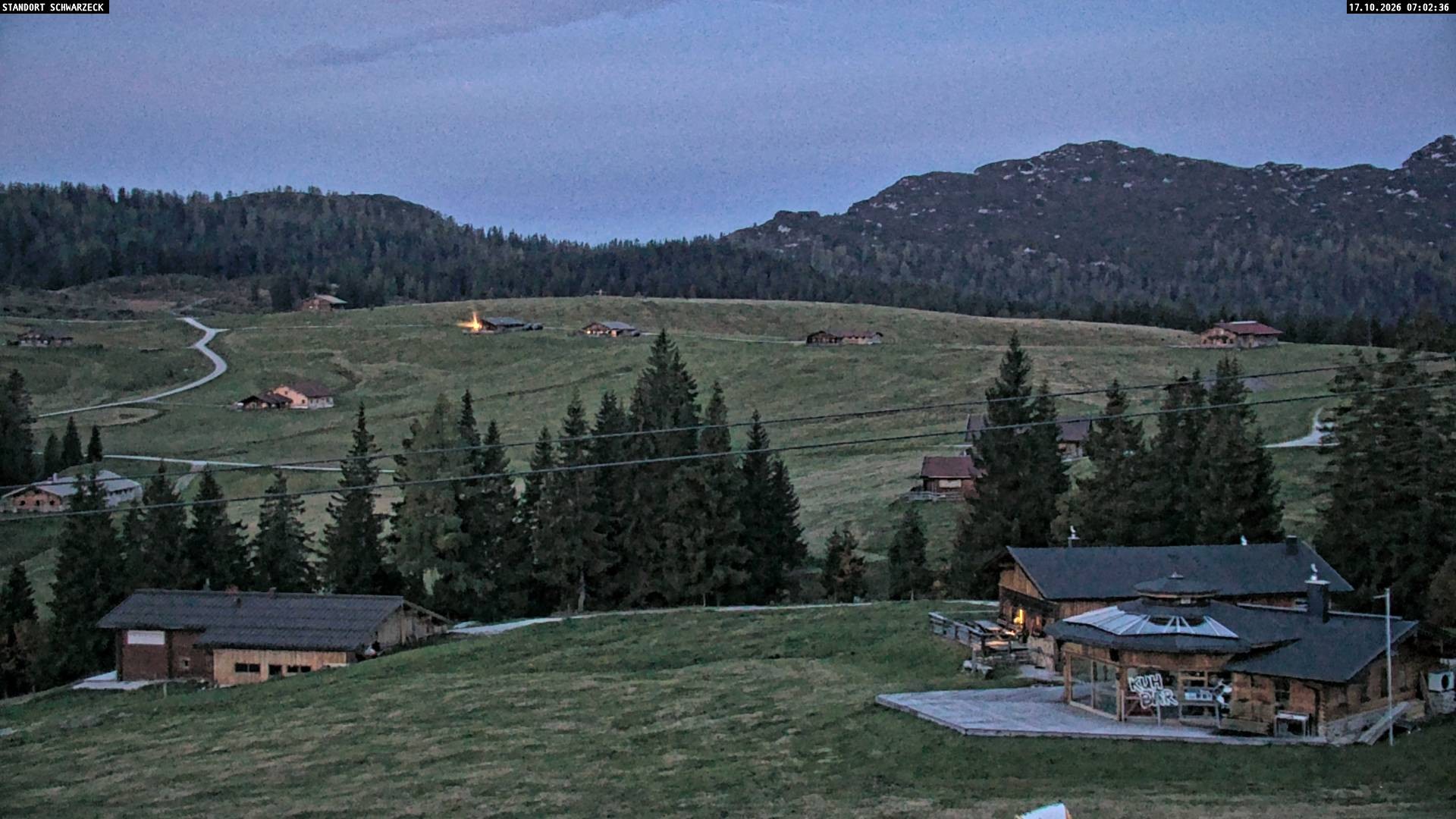 Archived image Webcam Almenwelt Lofer: hiking trail and cross country skiing trail