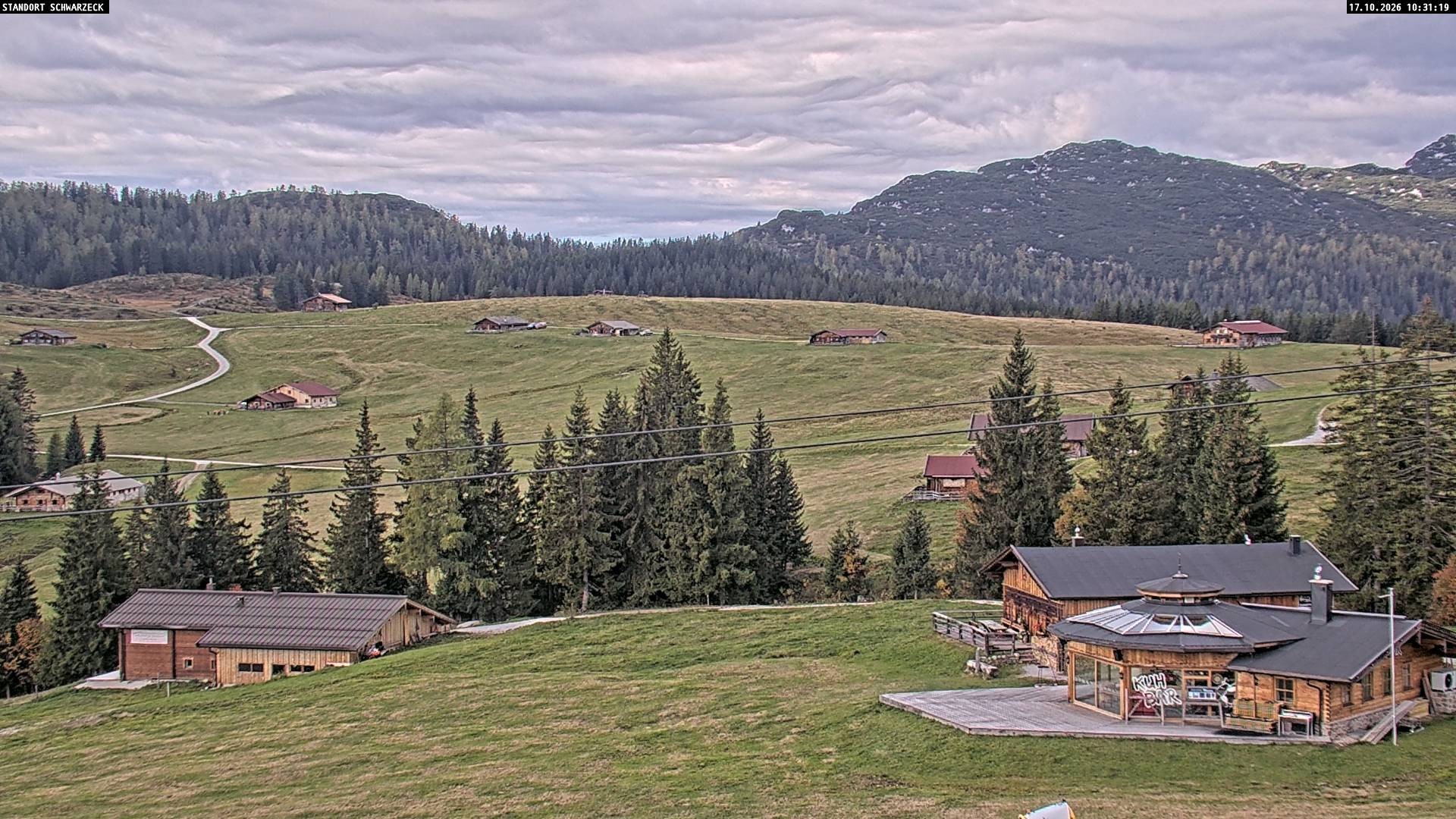 Archived image Webcam Almenwelt Lofer: hiking trail and cross country skiing trail